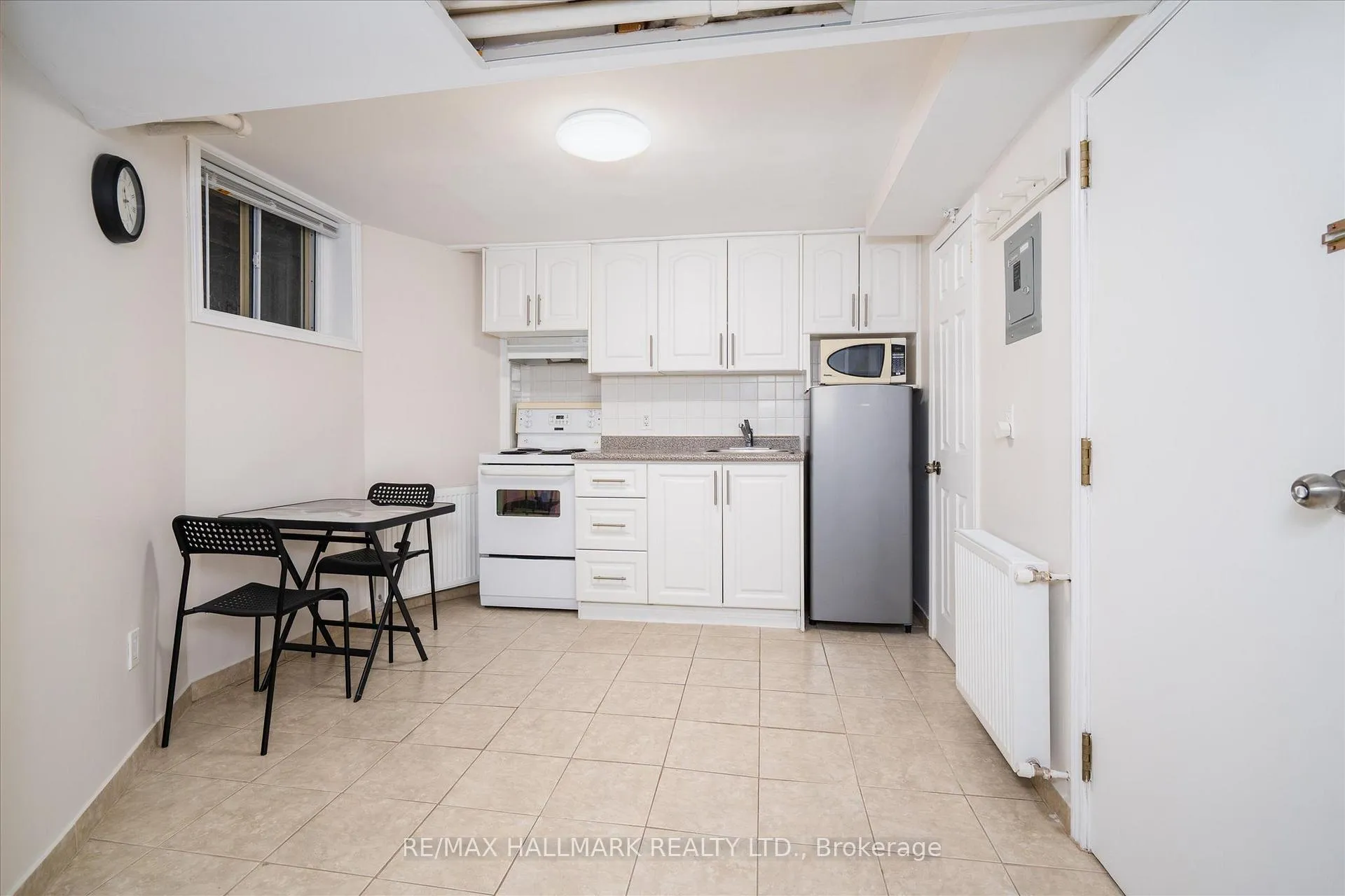Photo 4 of Unit Basement, 222 Wineva Avenue, Toronto, The Beaches — HOMEH