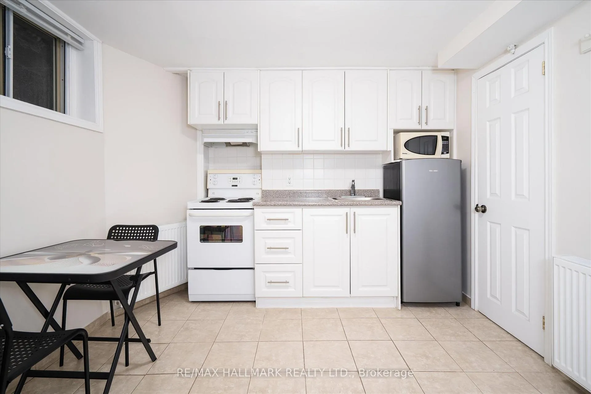 Photo 5 of Unit Basement, 222 Wineva Avenue, Toronto, The Beaches — HOMEH