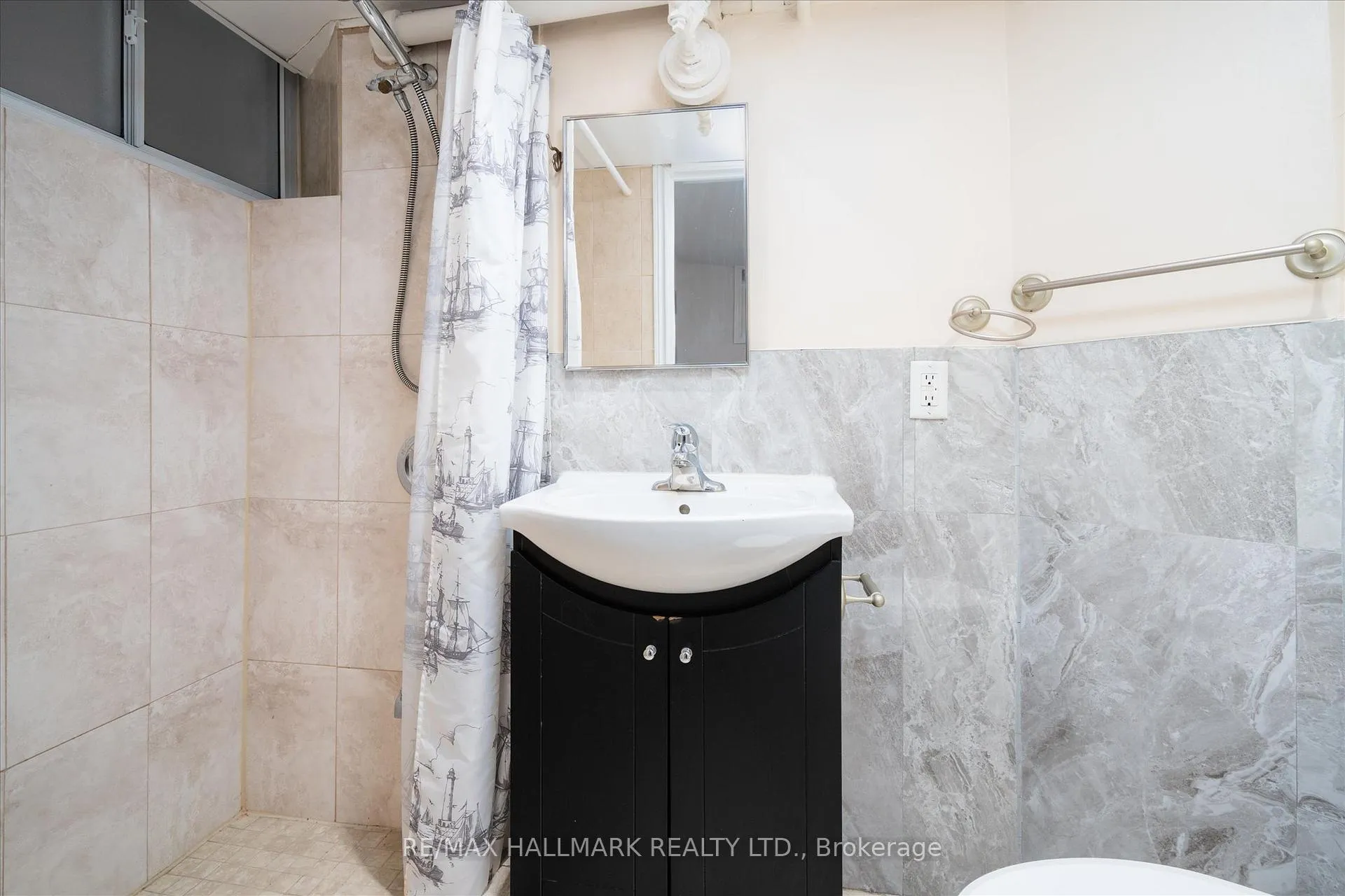 Photo 11 of Unit Basement, 222 Wineva Avenue, Toronto, The Beaches — HOMEH