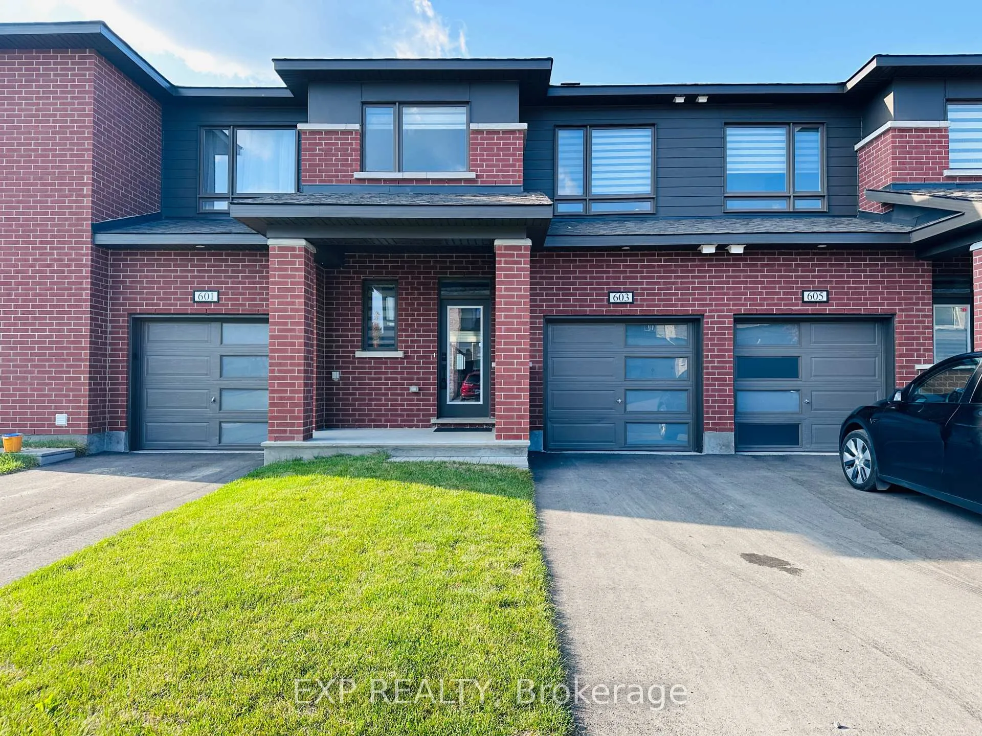 Photo 1 of 603 Fenwick Way, Ottawa, Barrhaven - Stonebridge — HOMEH