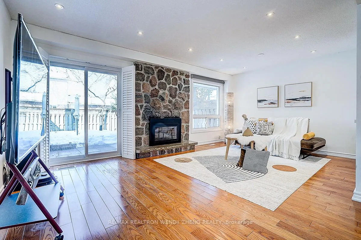 Photo 5 of Unit 60, 105 Carlton Road, Markham, Unionville — HOMEH