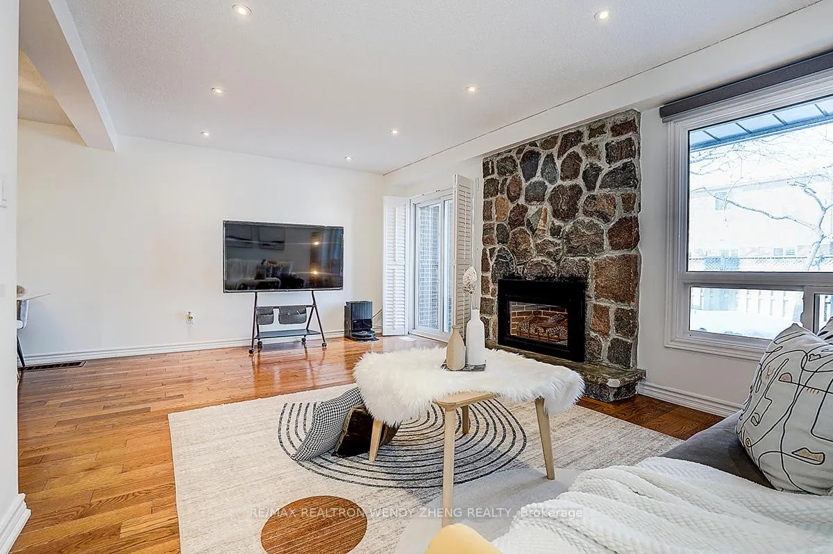 Photo 6 of Unit 60, 105 Carlton Road, Markham, Unionville — HOMEH