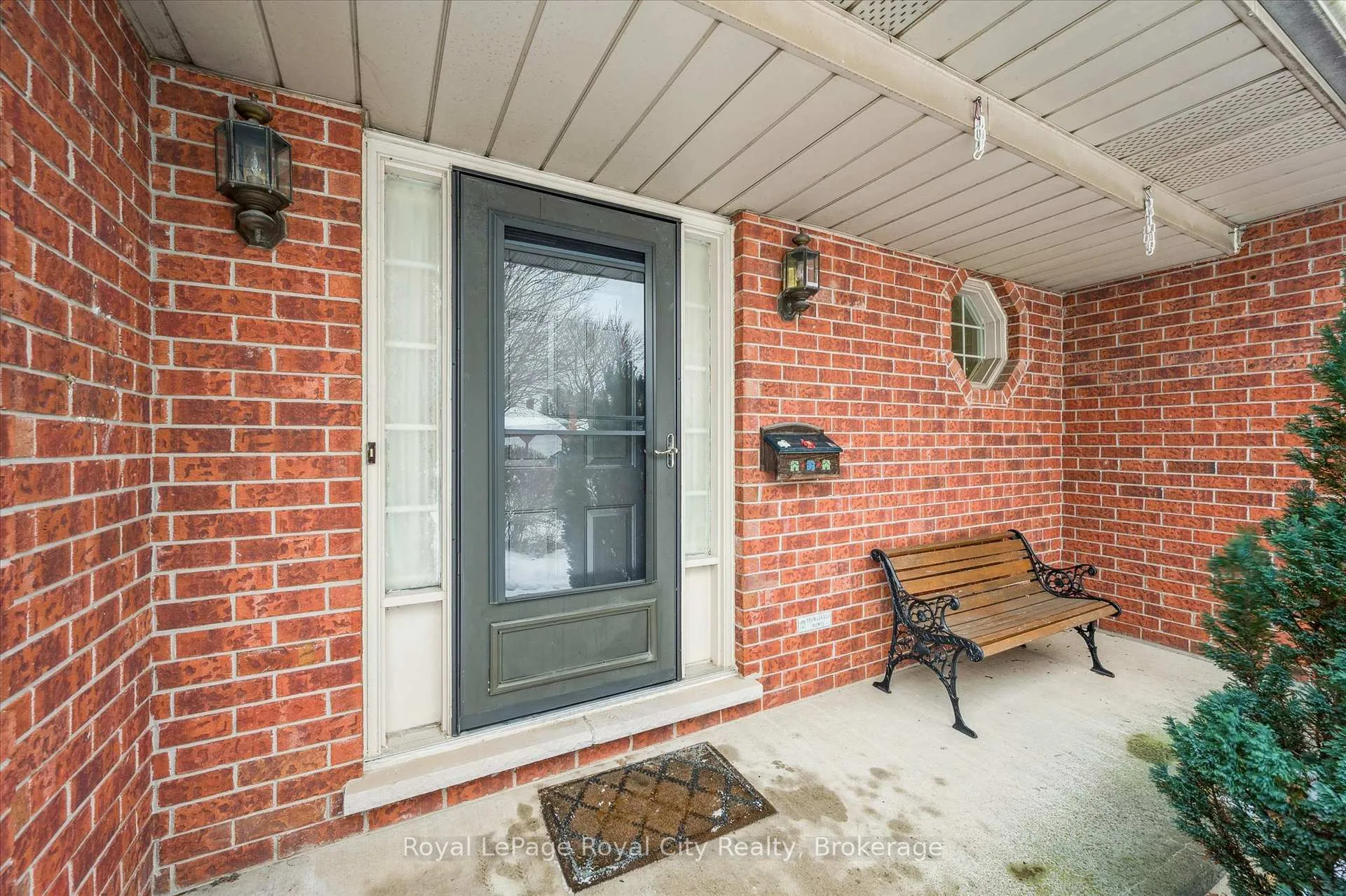 Photo 3 of 43 Brady Lane, Guelph, Kortright East — HOMEH