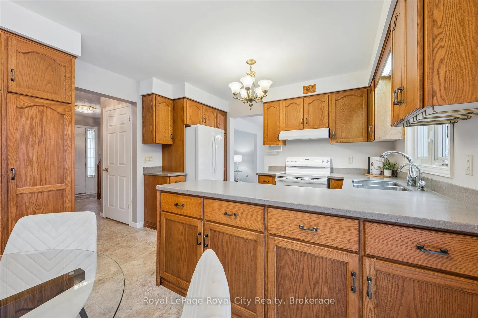 Photo 13 of 43 Brady Lane, Guelph, Kortright East — HOMEH