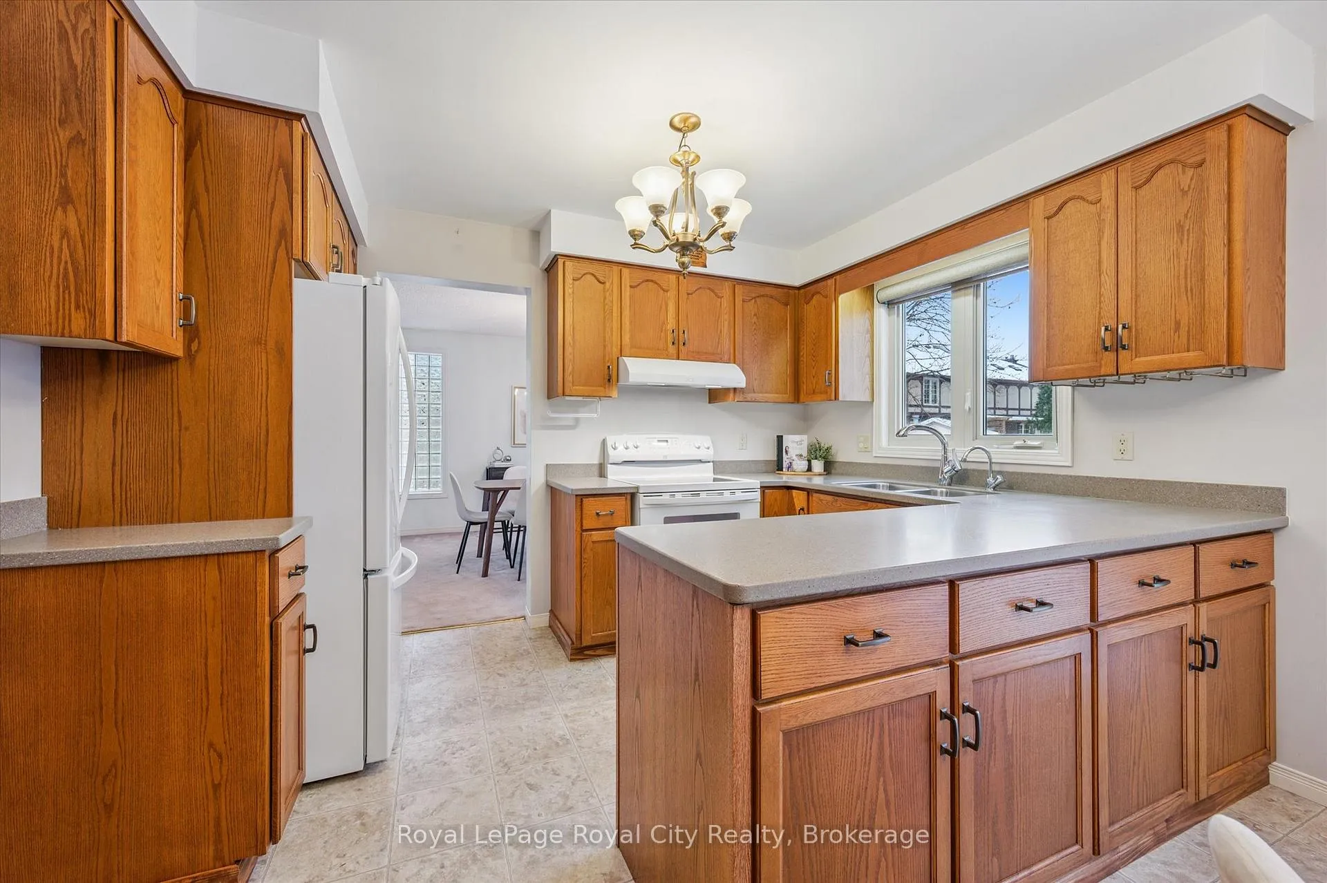 Photo 14 of 43 Brady Lane, Guelph, Kortright East — HOMEH