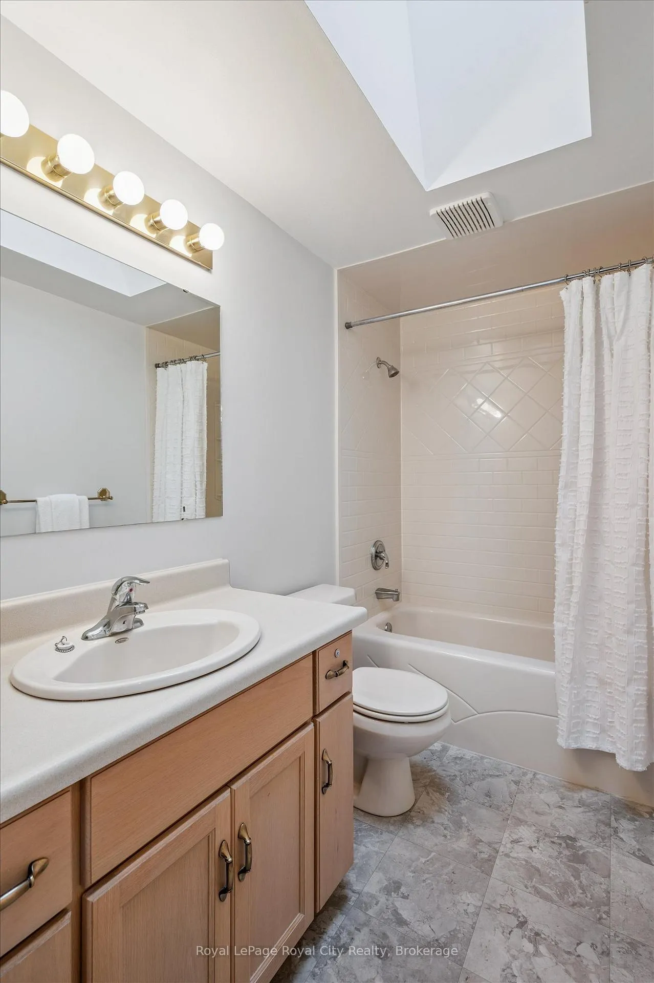 Photo 29 of 43 Brady Lane, Guelph, Kortright East — HOMEH