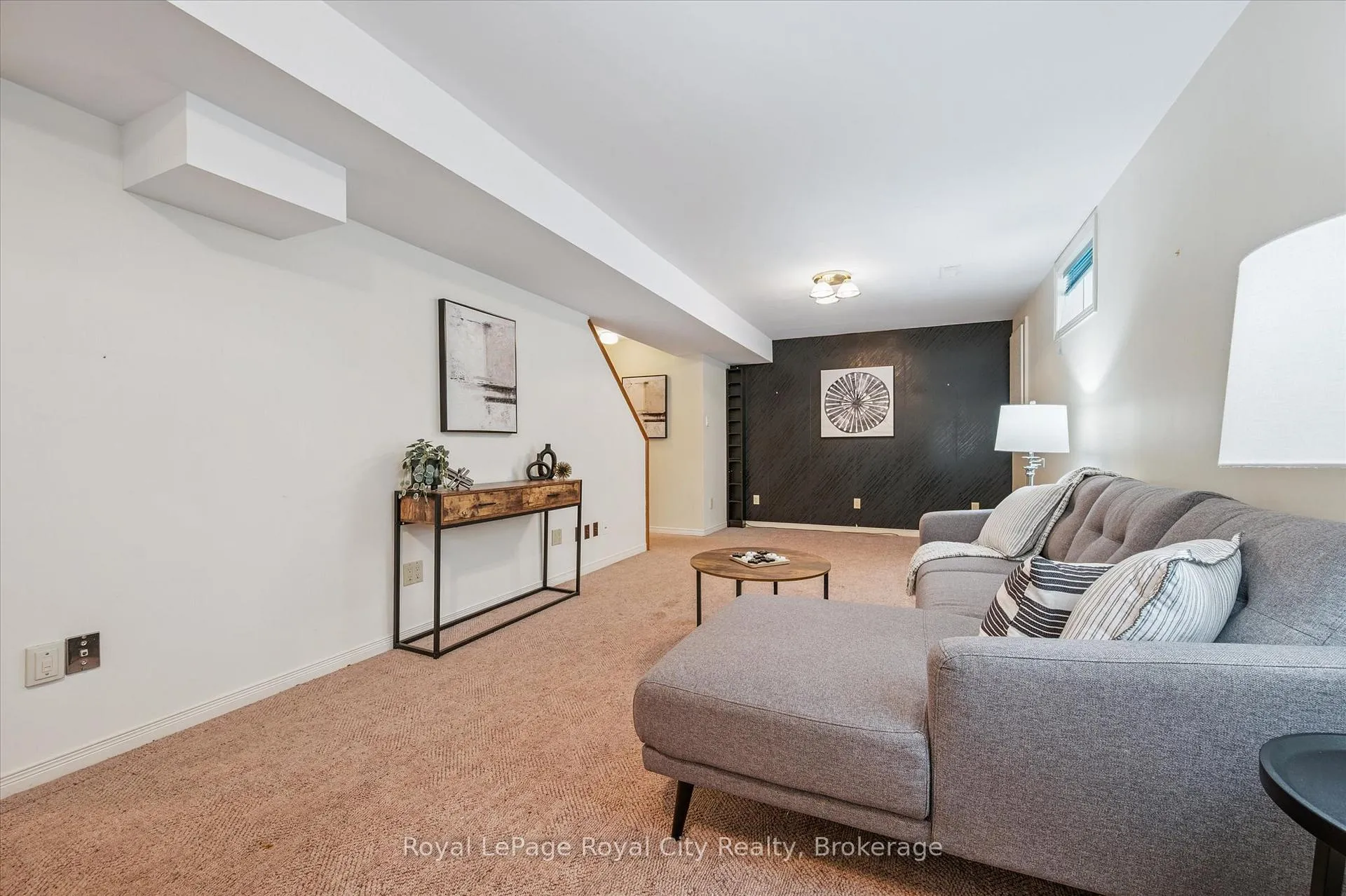 Photo 36 of 43 Brady Lane, Guelph, Kortright East — HOMEH