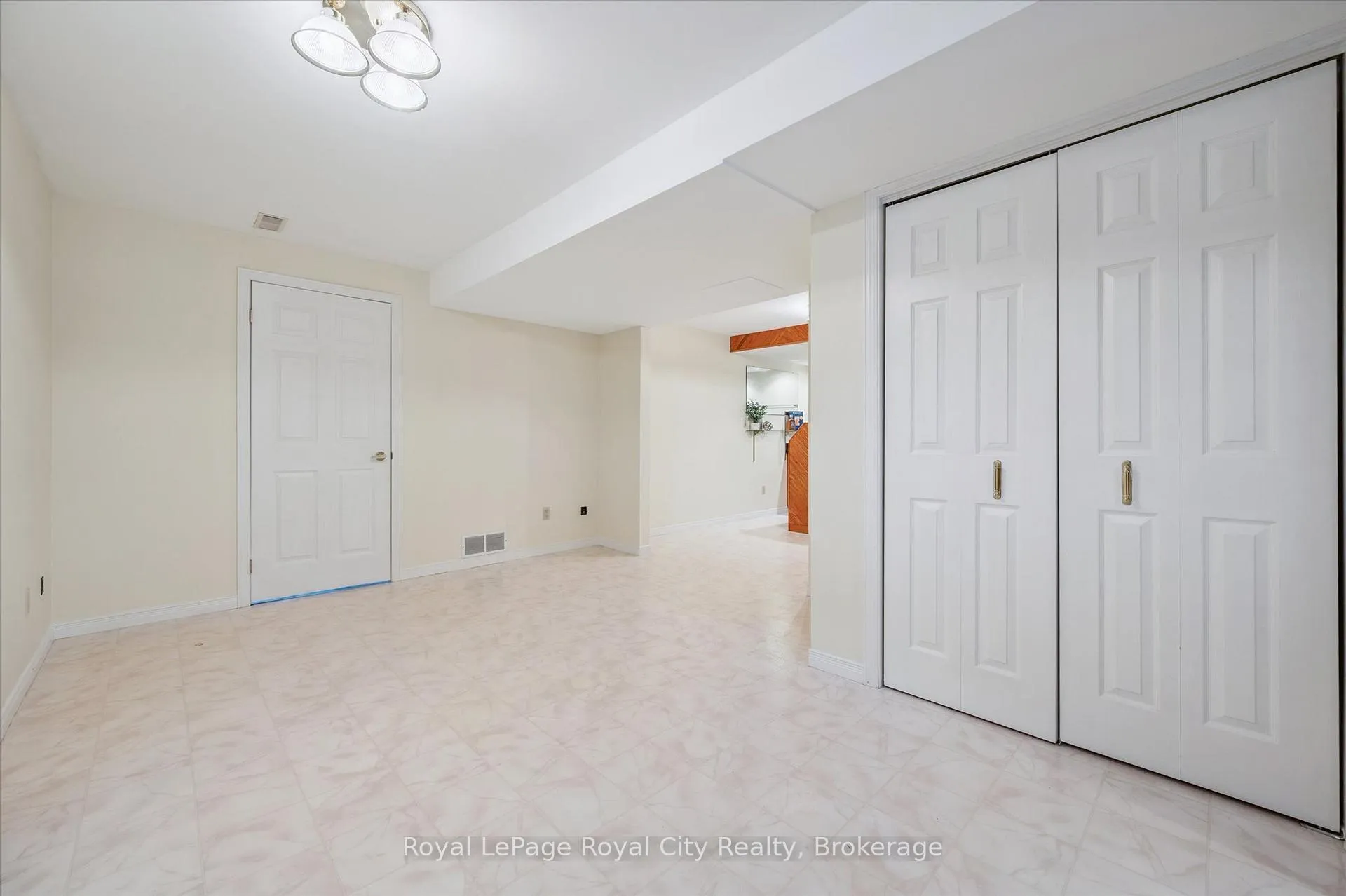 Photo 38 of 43 Brady Lane, Guelph, Kortright East — HOMEH