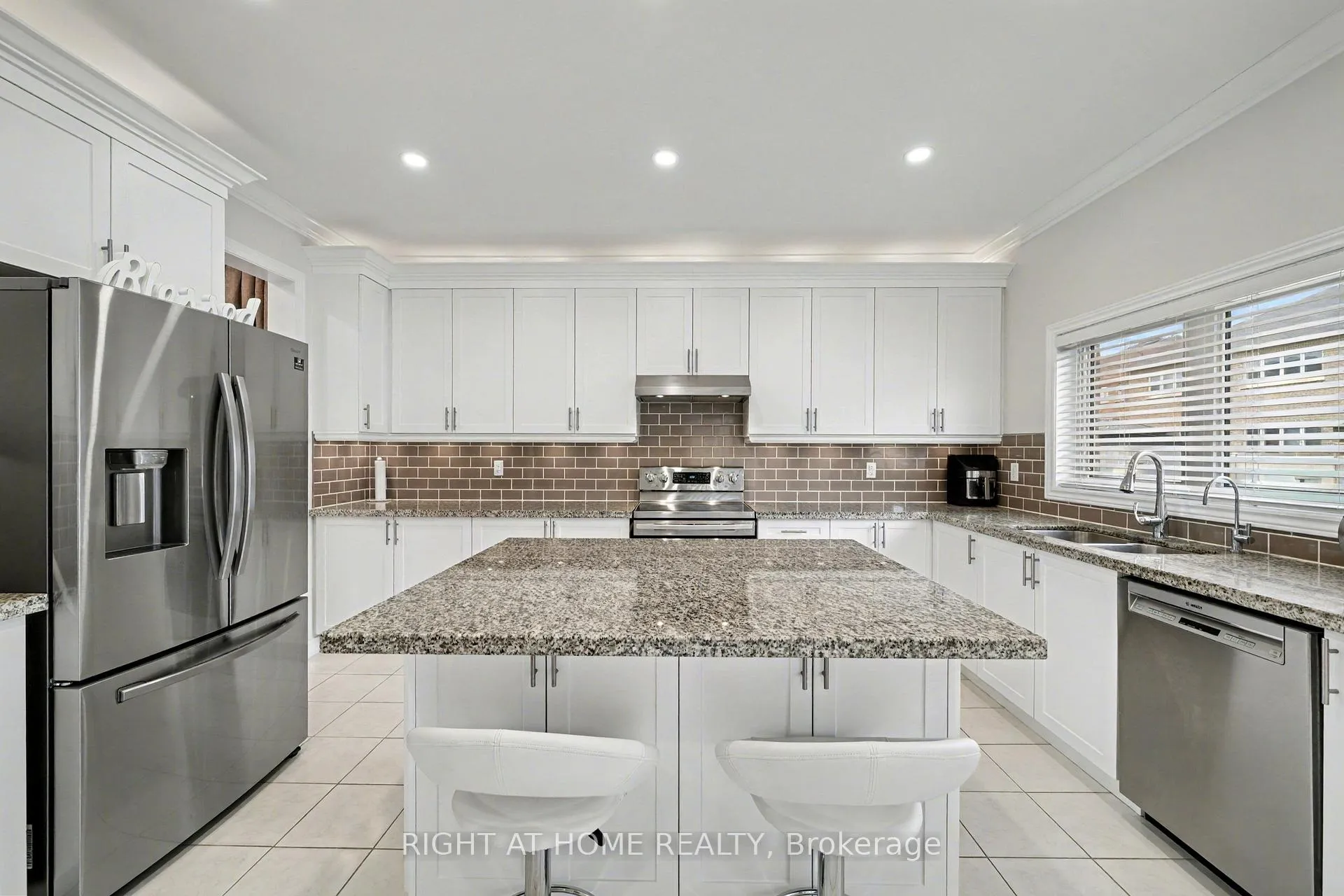 Photo 11 of 1016 Wickham Road, Innisfil, Alcona — HOMEH