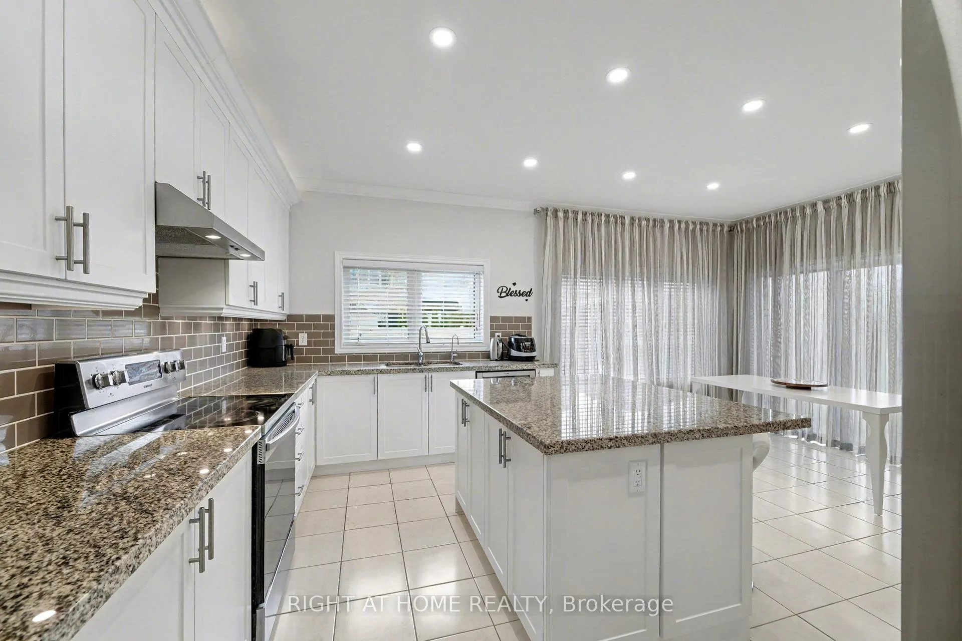 Photo 14 of 1016 Wickham Road, Innisfil, Alcona — HOMEH