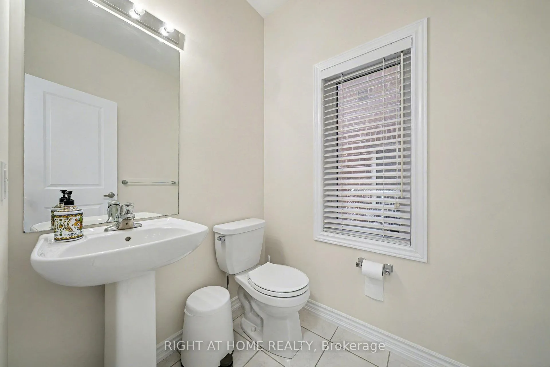 Photo 18 of 1016 Wickham Road, Innisfil, Alcona — HOMEH