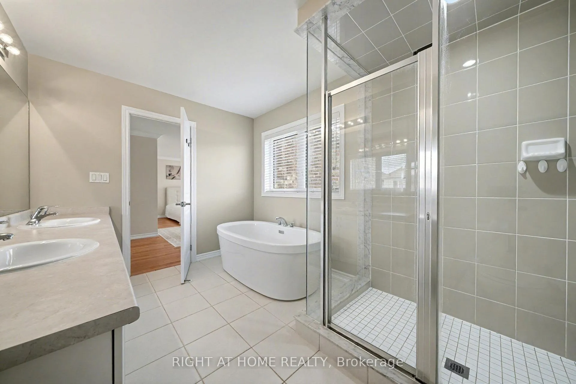 Photo 32 of 1016 Wickham Road, Innisfil, Alcona — HOMEH