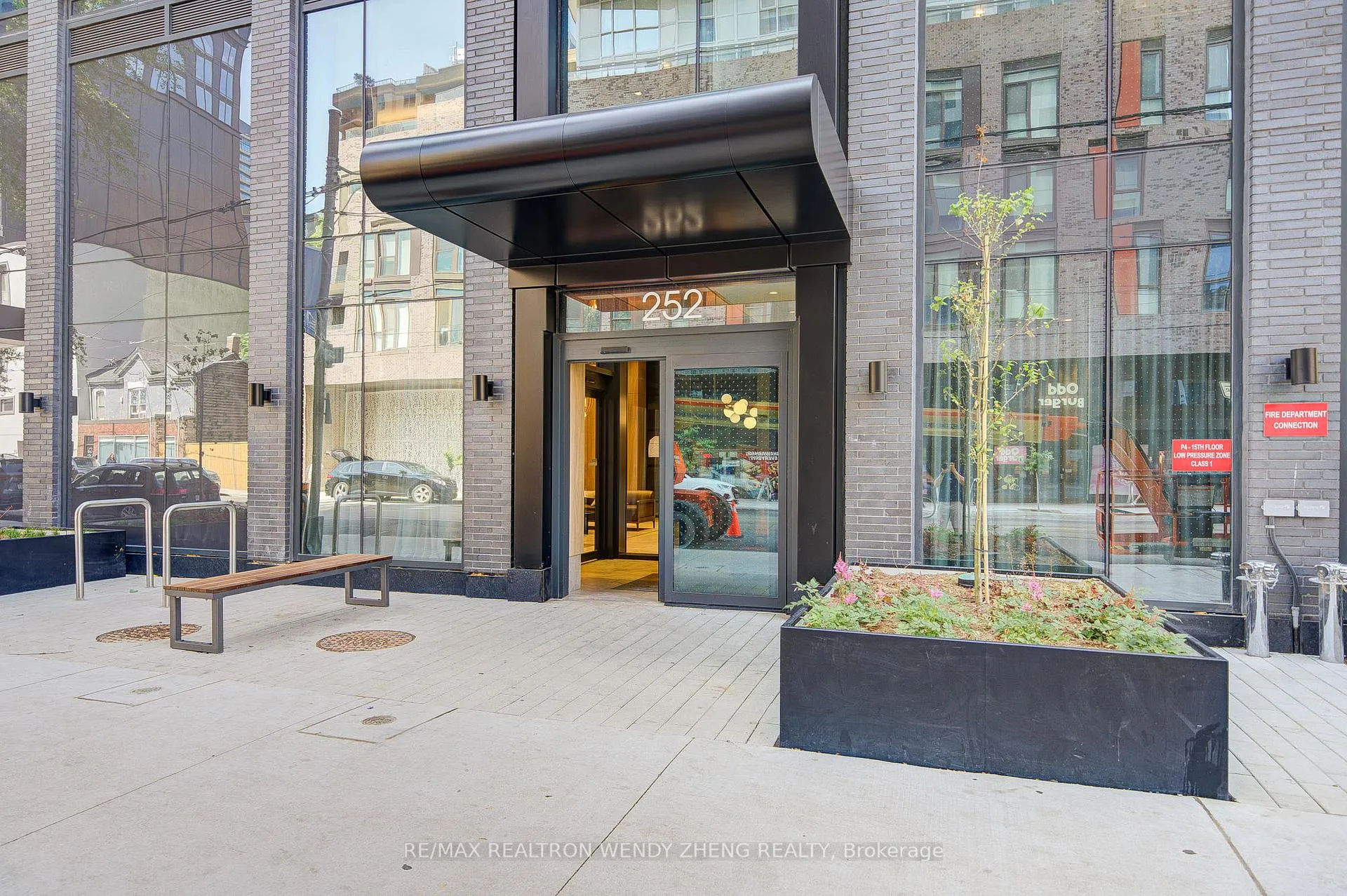 Front of Unit 4206, 252 Church Street