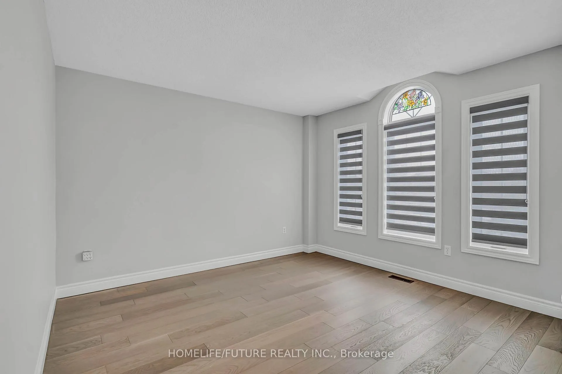 Photo 7 of 46 Goodwin Avenue, Clarington, Bowmanville — HOMEH