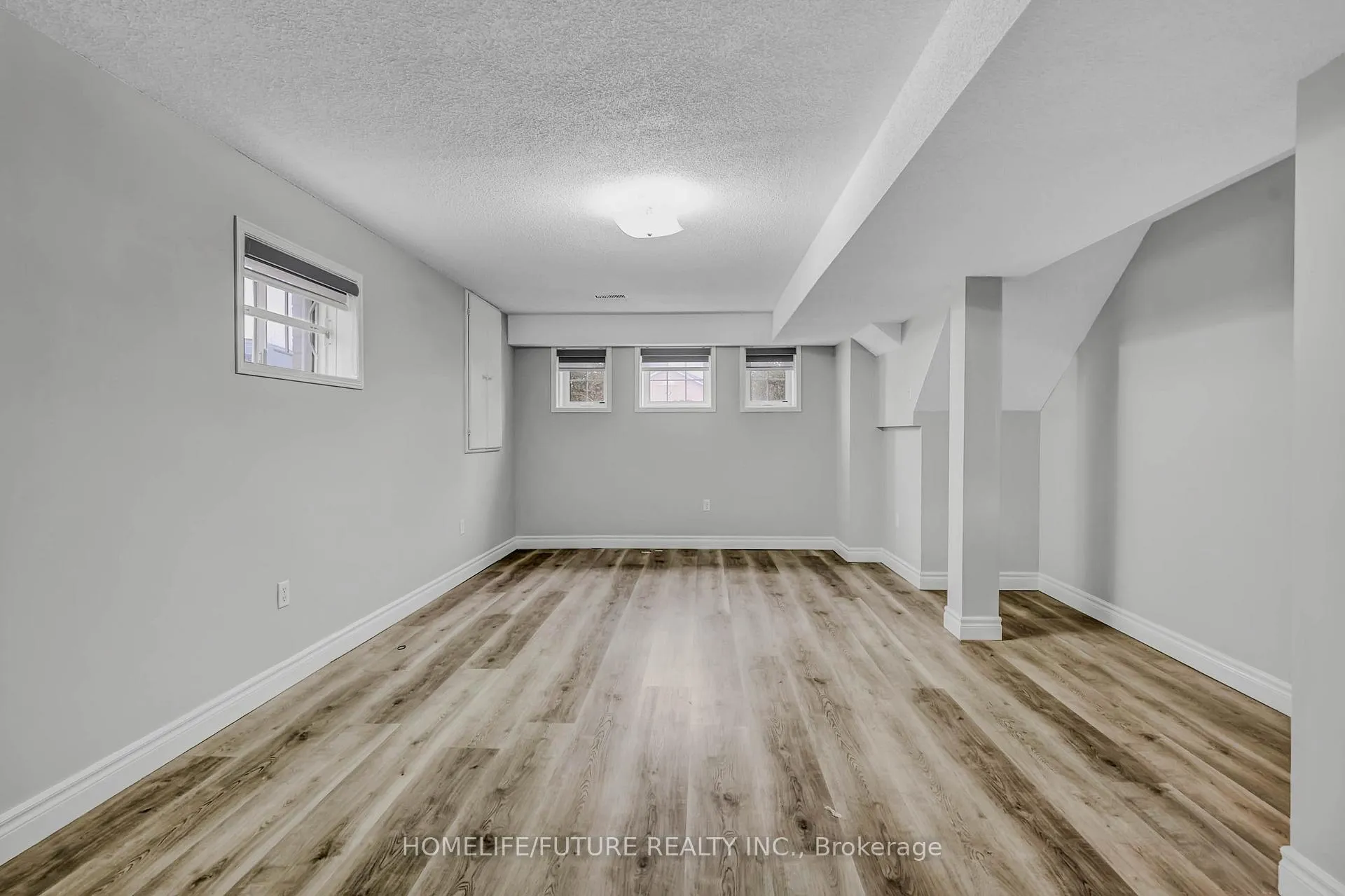 Photo 20 of 46 Goodwin Avenue, Clarington, Bowmanville — HOMEH
