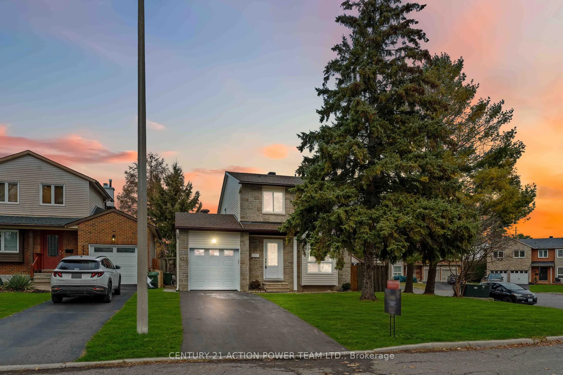 Front of Unit A, 427 Grassland Terrace