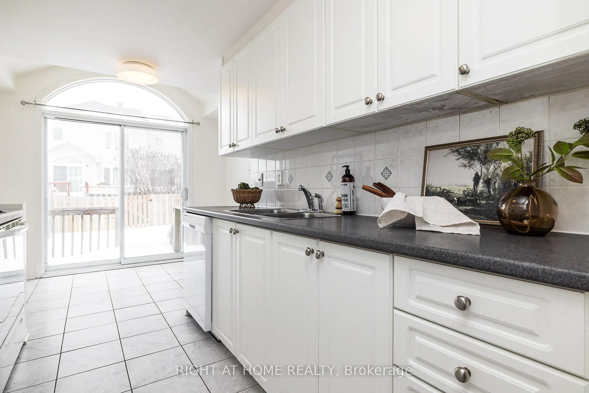 Photo 10 of 59 Scampton Drive, Ottawa, Kanata - Morgan's Grant/South March — HOMEH