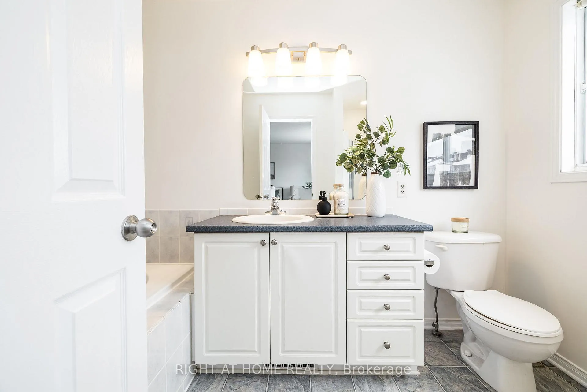 Photo 20 of 59 Scampton Drive, Ottawa, Kanata - Morgan's Grant/South March — HOMEH