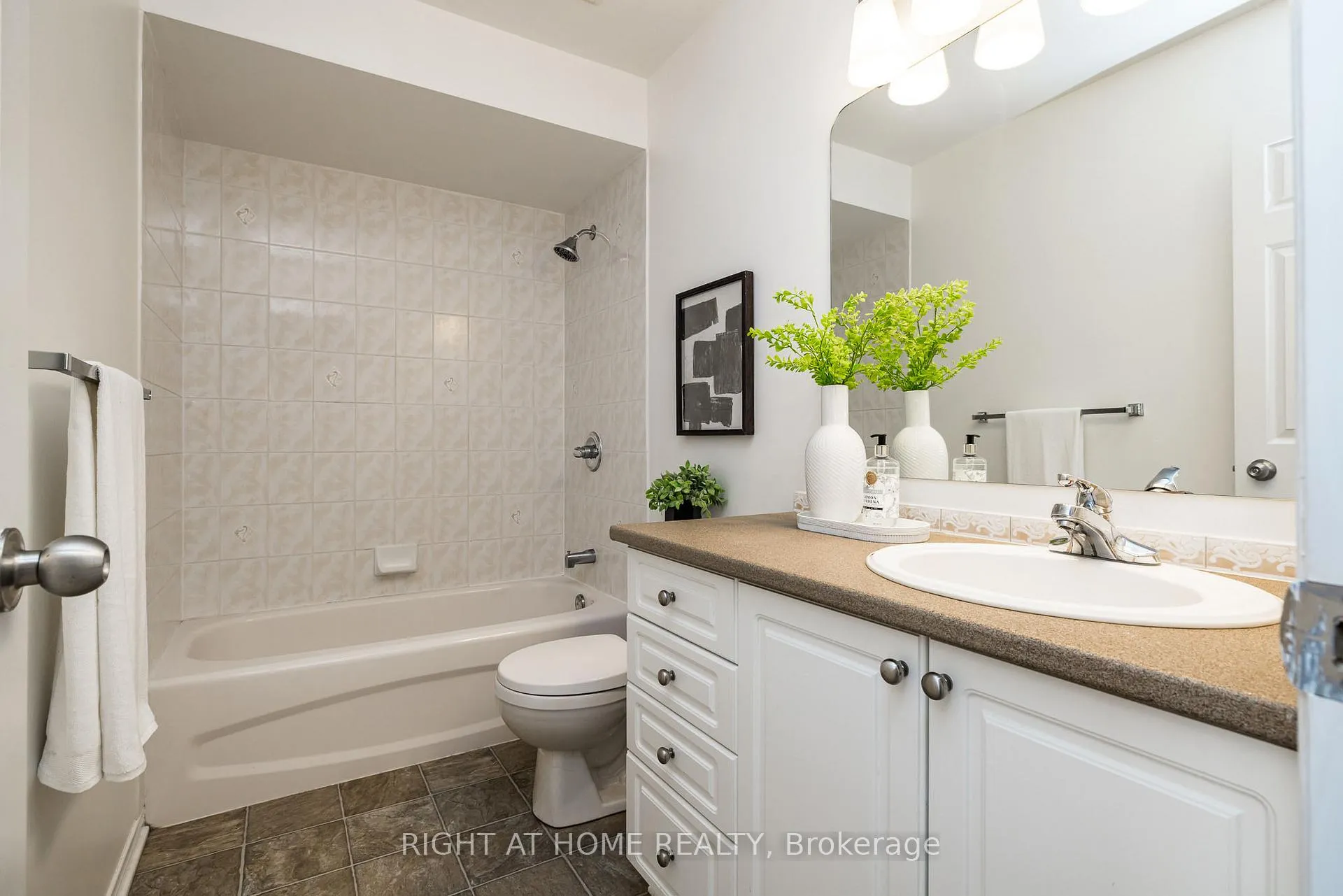 Photo 27 of 59 Scampton Drive, Ottawa, Kanata - Morgan's Grant/South March — HOMEH
