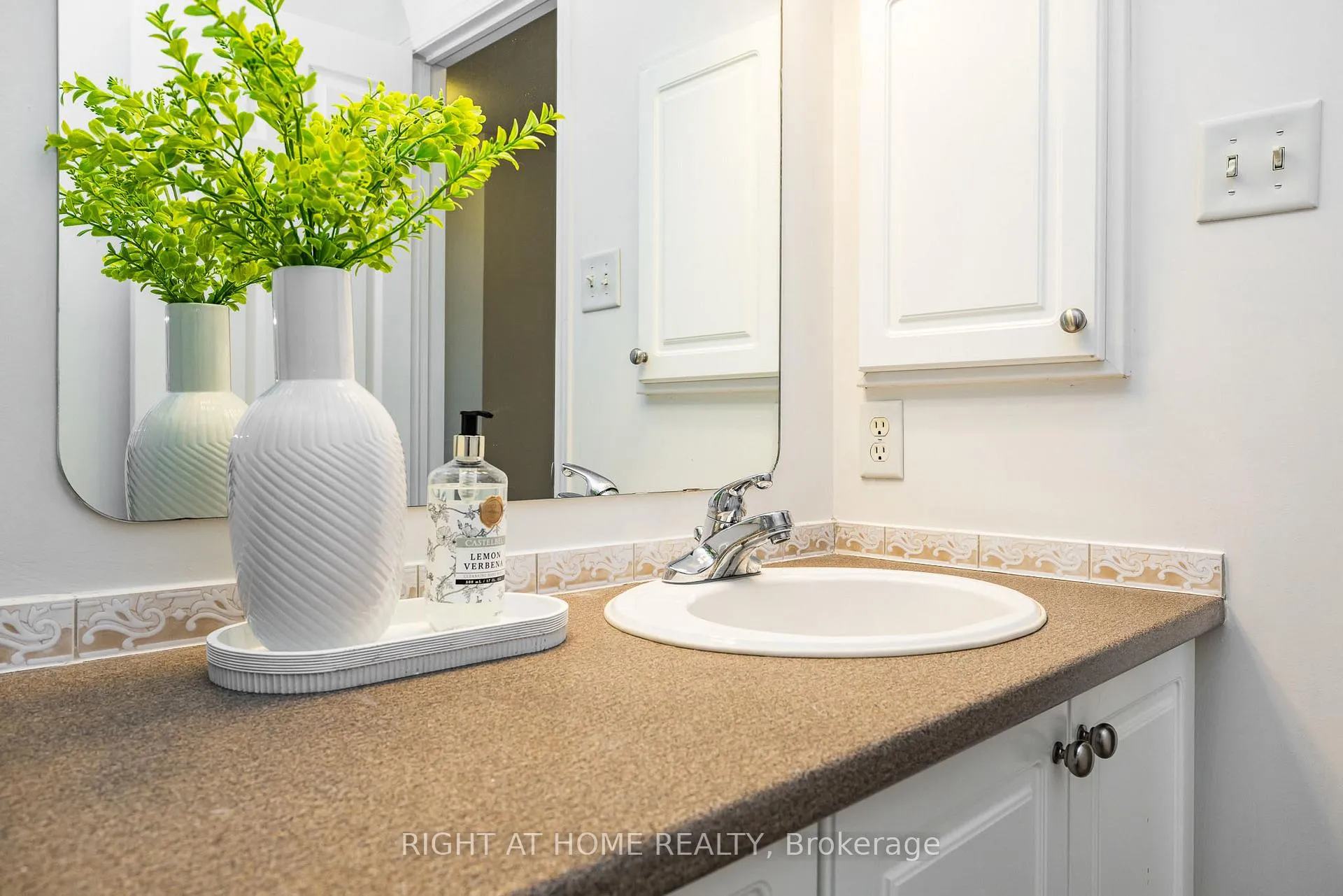 Photo 28 of 59 Scampton Drive, Ottawa, Kanata - Morgan's Grant/South March — HOMEH
