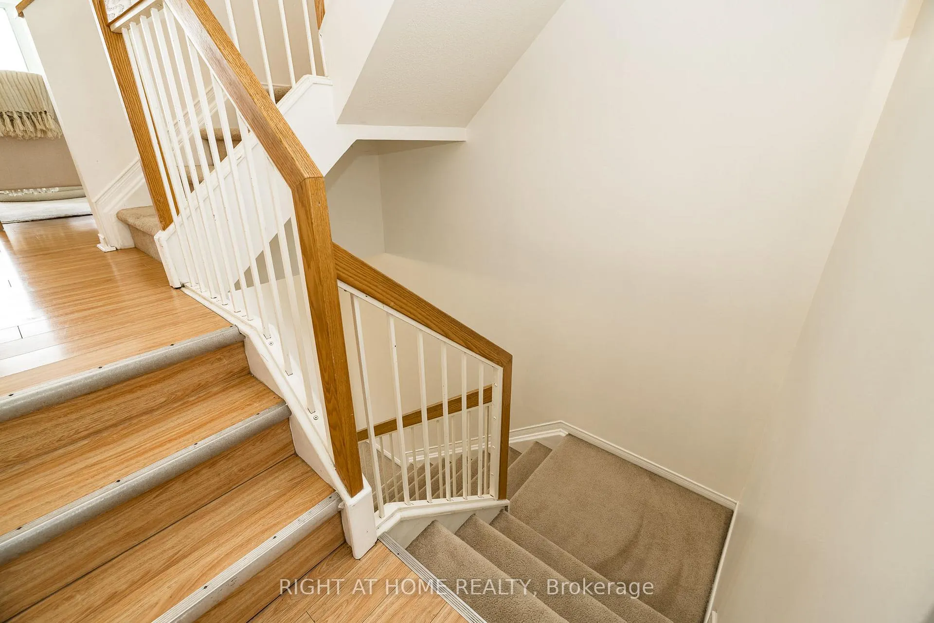 Photo 31 of 59 Scampton Drive, Ottawa, Kanata - Morgan's Grant/South March — HOMEH
