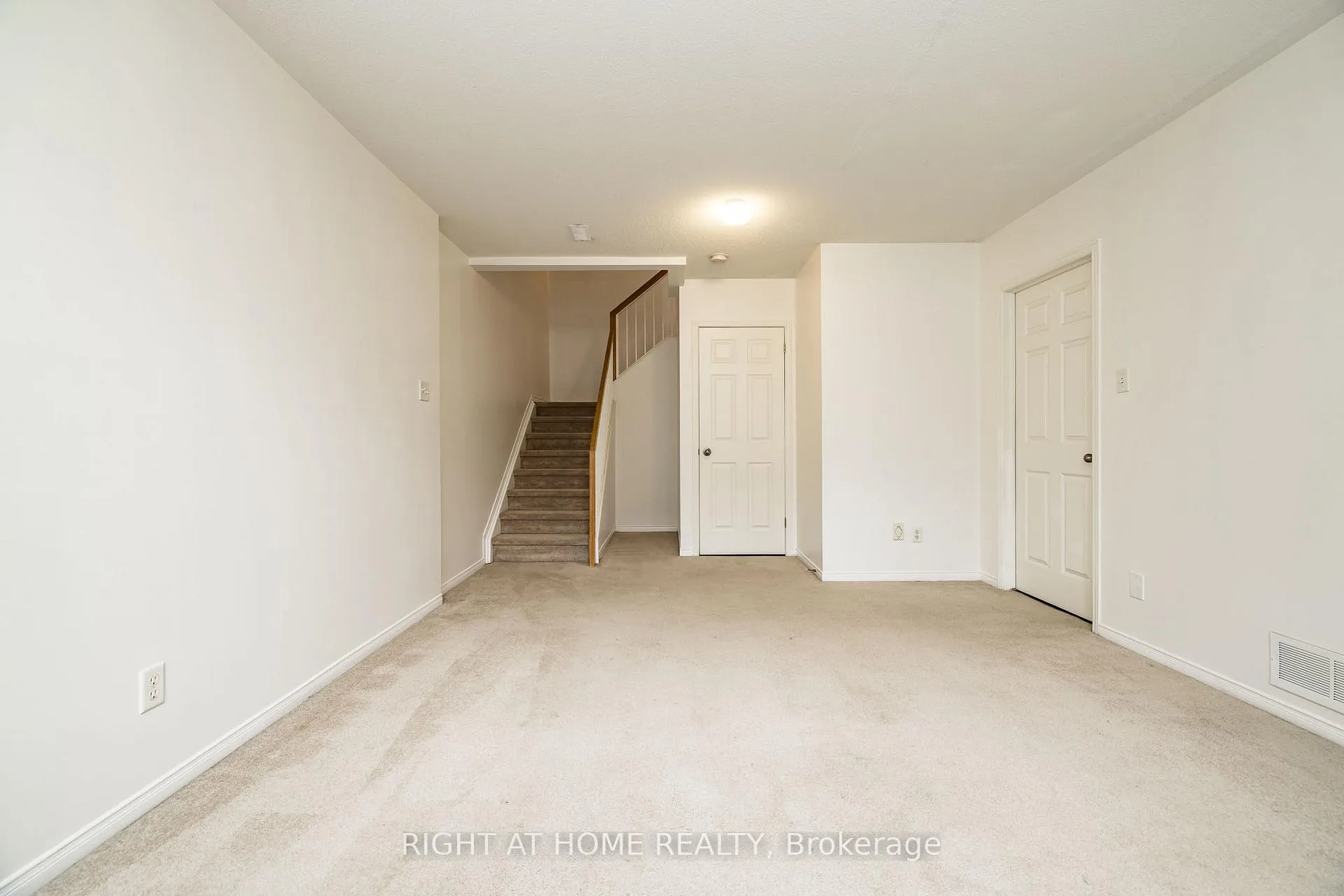 Photo 33 of 59 Scampton Drive, Ottawa, Kanata - Morgan's Grant/South March — HOMEH