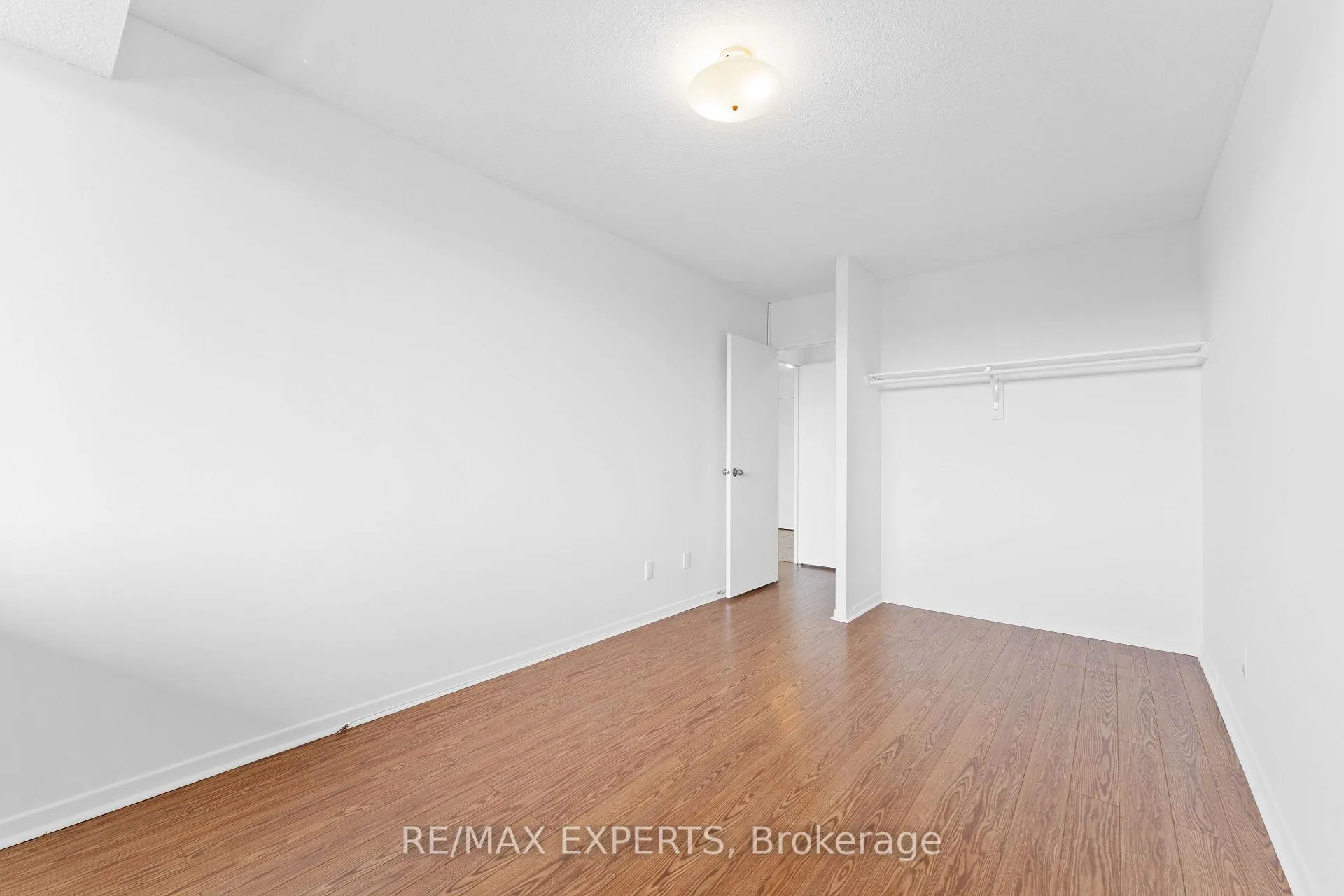 Photo 10 of Unit 607, 8111 Yonge Street, Markham, Royal Orchard — HOMEH