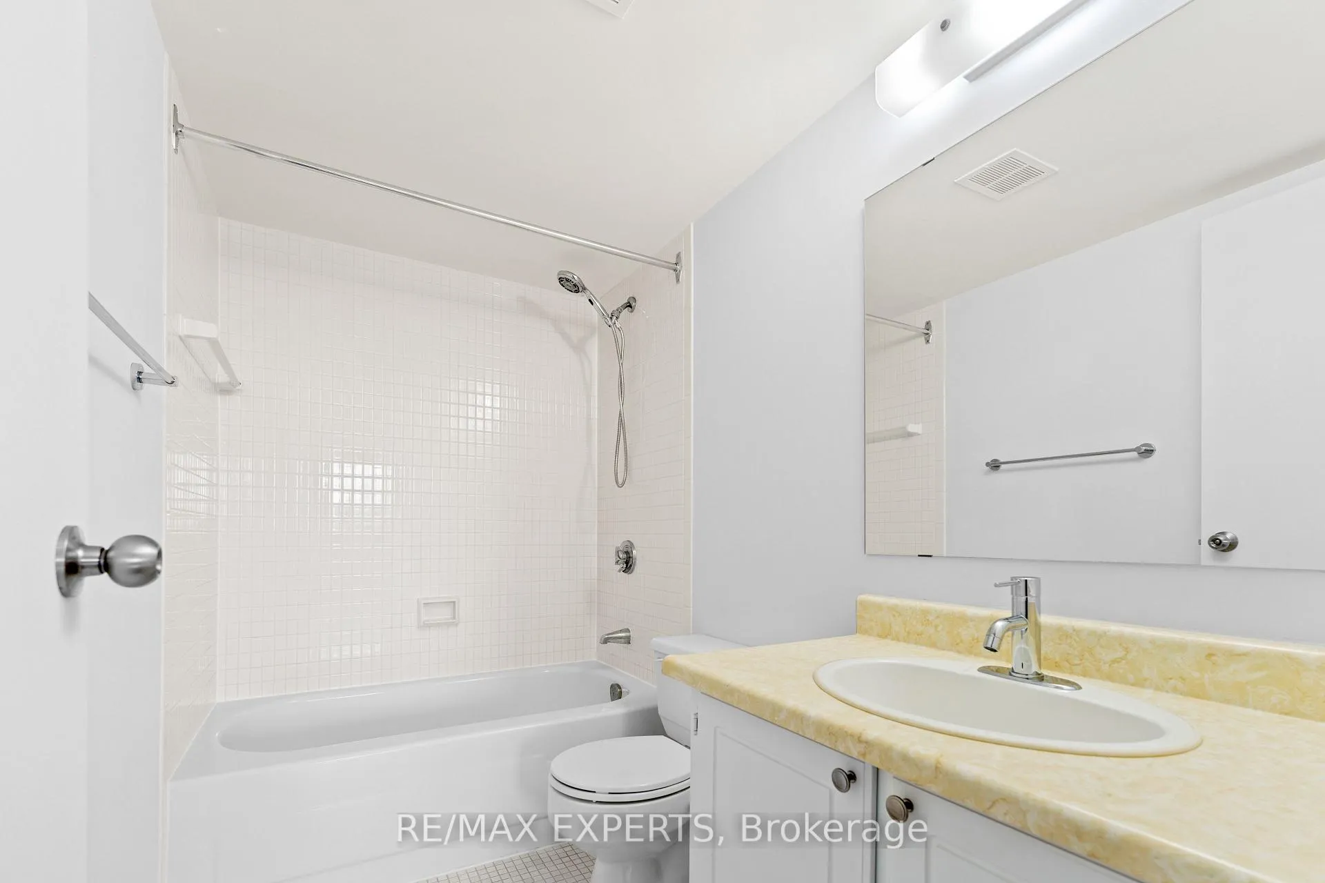 Photo 12 of Unit 607, 8111 Yonge Street, Markham, Royal Orchard — HOMEH