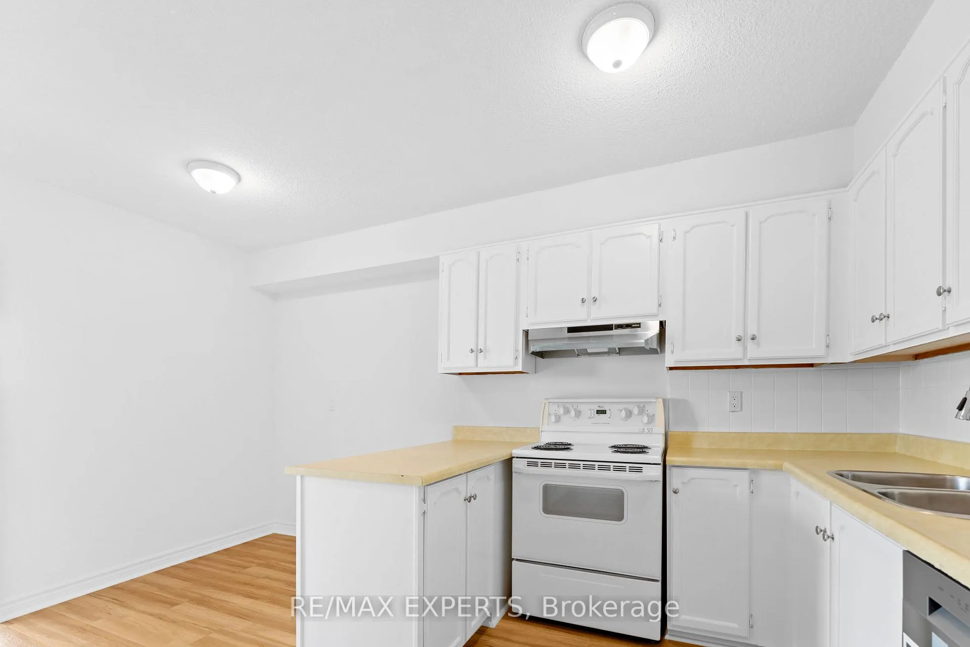 Photo 16 of Unit 607, 8111 Yonge Street, Markham, Royal Orchard — HOMEH