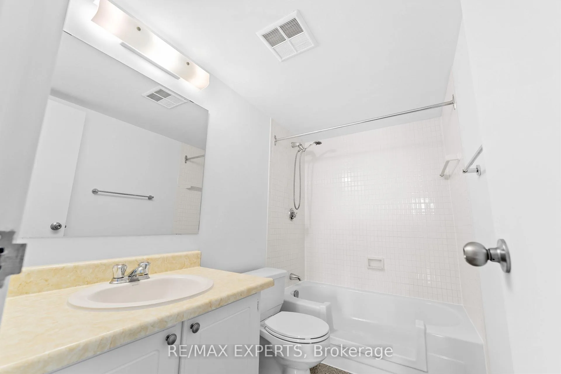 Photo 19 of Unit 607, 8111 Yonge Street, Markham, Royal Orchard — HOMEH
