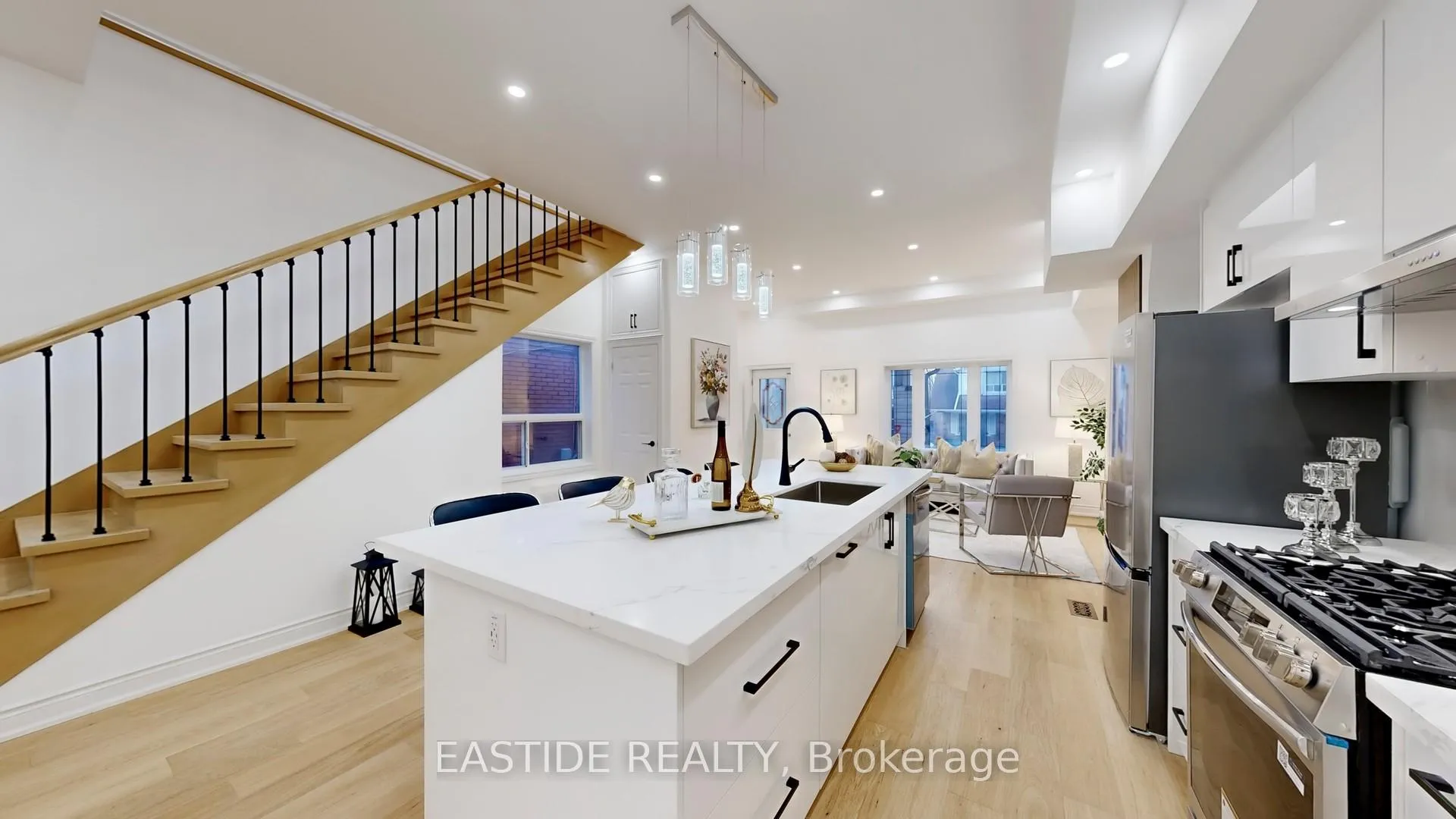 Photo 10 of 202 Queensdale Avenue, Toronto, Danforth Village-East York — HOMEH