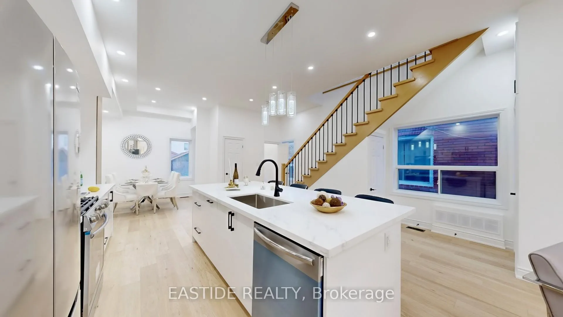 Photo 11 of 202 Queensdale Avenue, Toronto, Danforth Village-East York — HOMEH