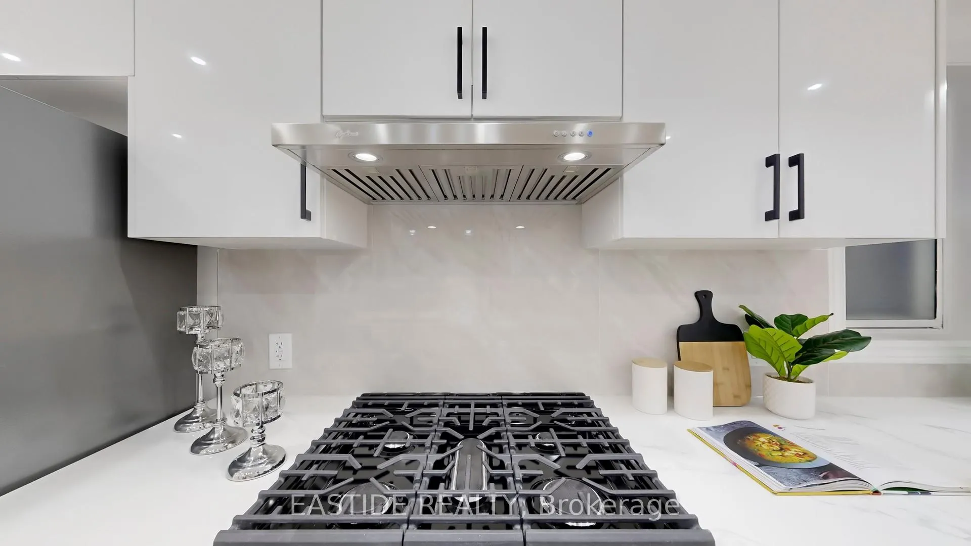 Photo 13 of 202 Queensdale Avenue, Toronto, Danforth Village-East York — HOMEH