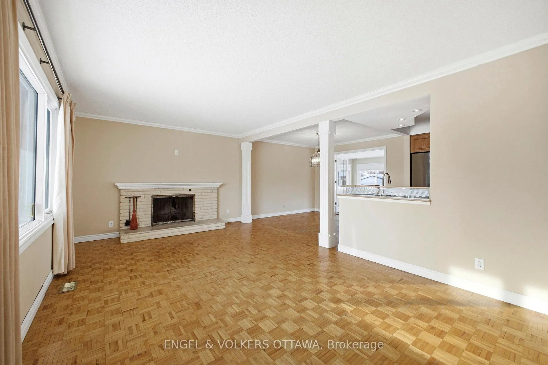 Photo 3 of 49 Inverness Avenue, Ottawa, Borden Farm/Stewart Farm/Carleton Heights/Parkwood Hills — HOMEH