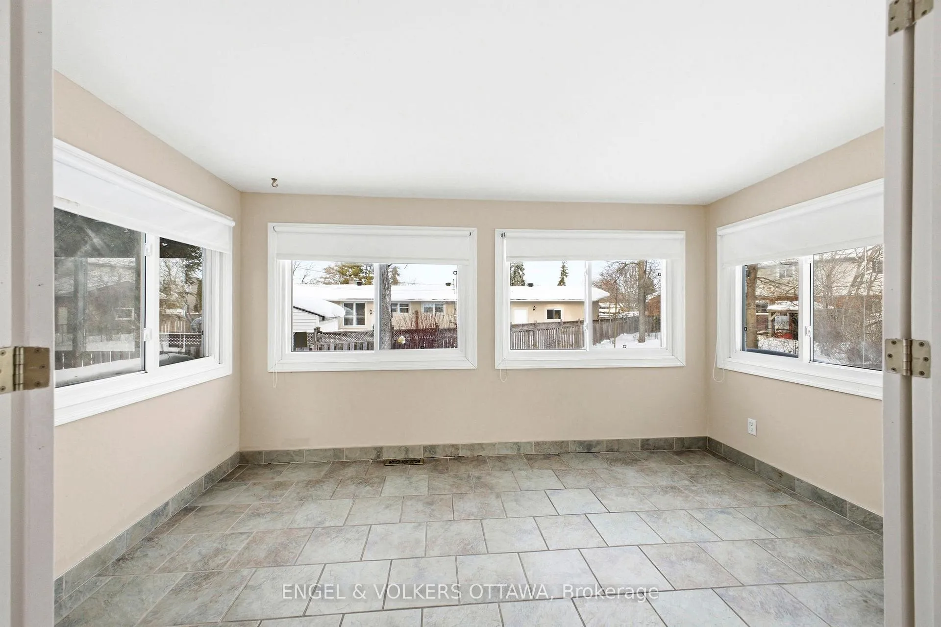 Photo 7 of 49 Inverness Avenue, Ottawa, Borden Farm/Stewart Farm/Carleton Heights/Parkwood Hills — HOMEH