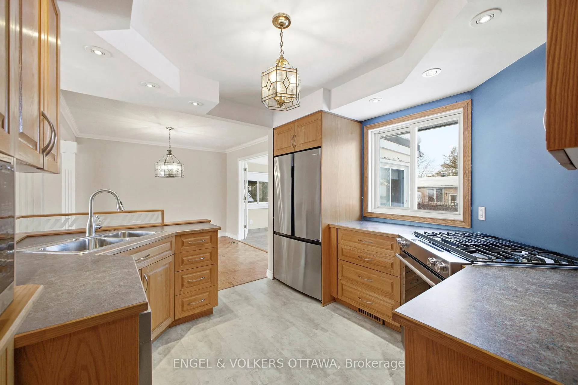 Photo 10 of 49 Inverness Avenue, Ottawa, Borden Farm/Stewart Farm/Carleton Heights/Parkwood Hills — HOMEH