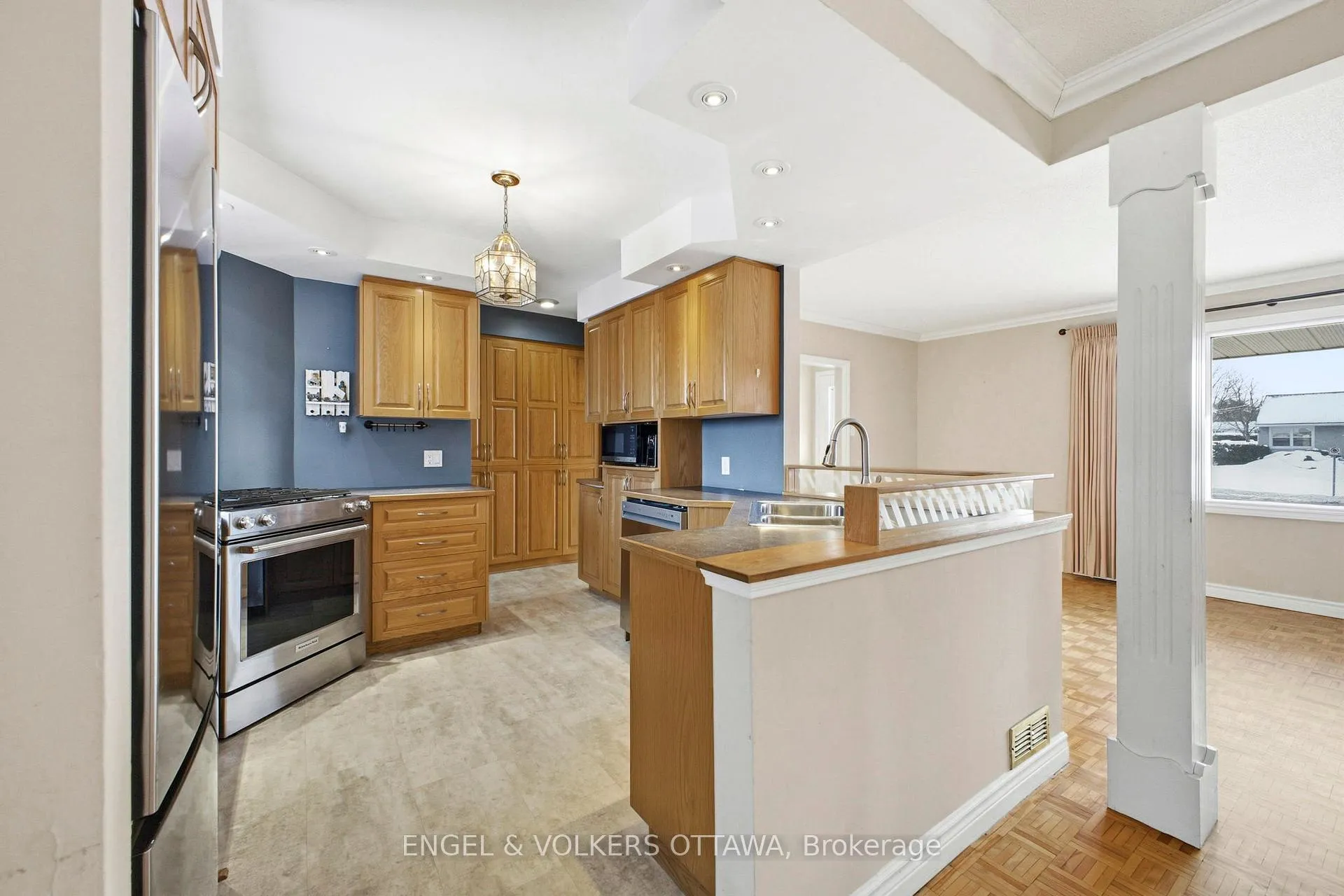 Photo 11 of 49 Inverness Avenue, Ottawa, Borden Farm/Stewart Farm/Carleton Heights/Parkwood Hills — HOMEH