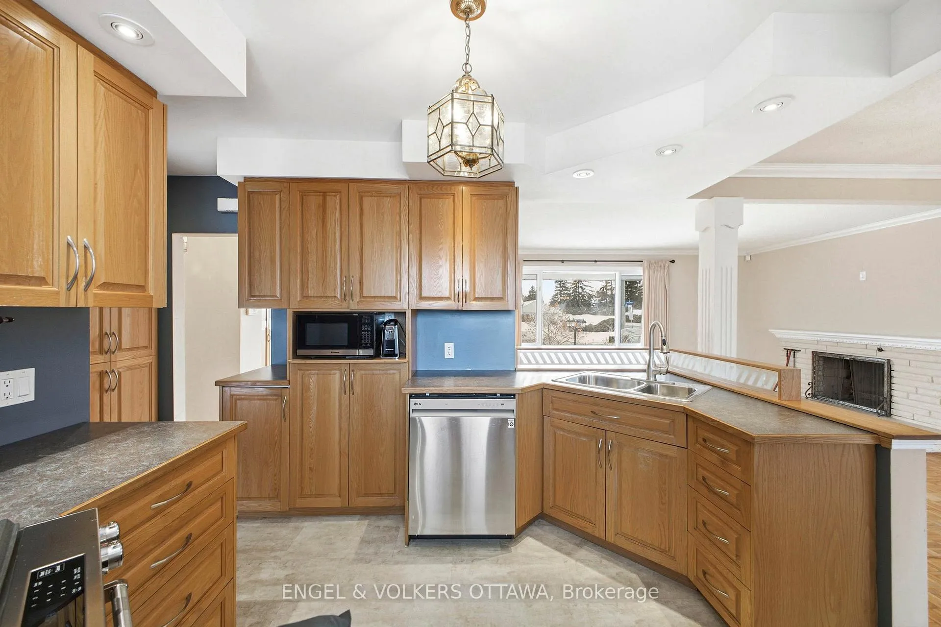 Photo 14 of 49 Inverness Avenue, Ottawa, Borden Farm/Stewart Farm/Carleton Heights/Parkwood Hills — HOMEH