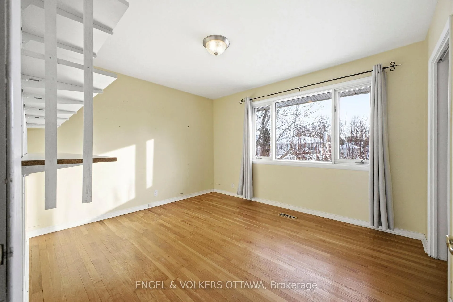 Photo 19 of 49 Inverness Avenue, Ottawa, Borden Farm/Stewart Farm/Carleton Heights/Parkwood Hills — HOMEH