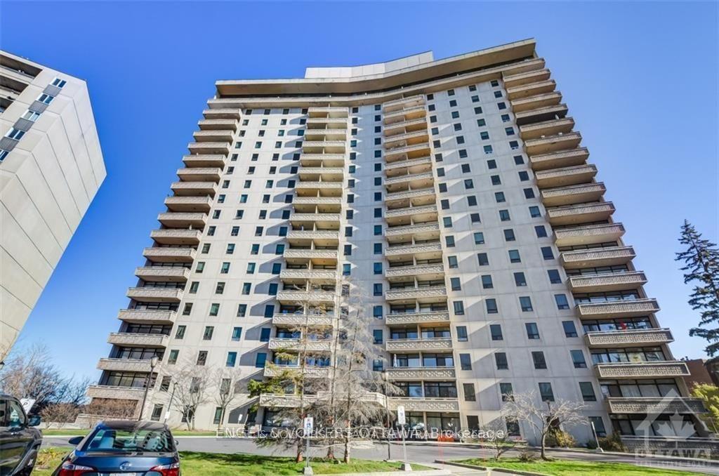 Front of Unit 2404, 400 Stewart Street