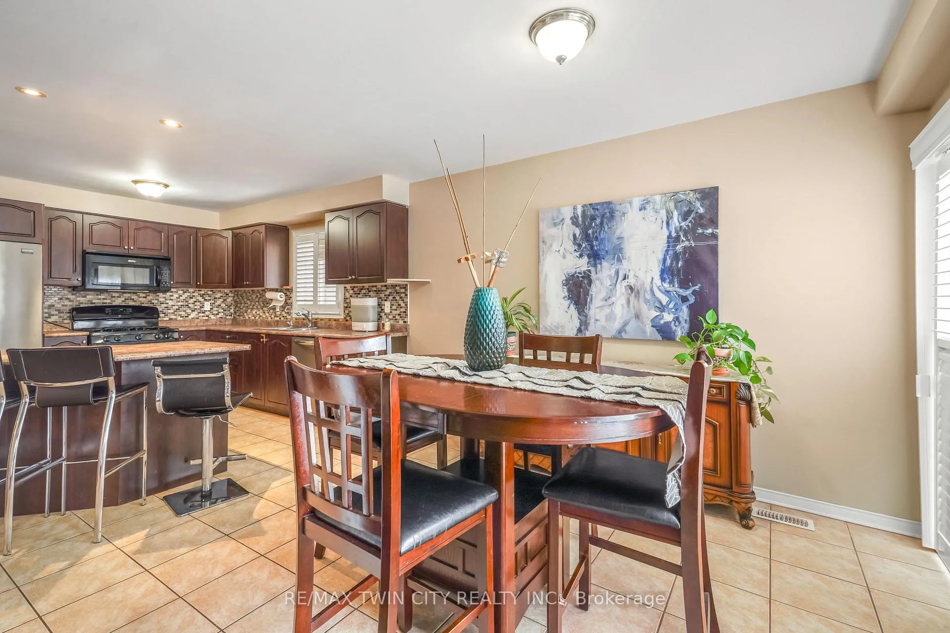 Photo 17 of 199 Blackburn Drive, Brantford, Shellard Lane — HOMEH