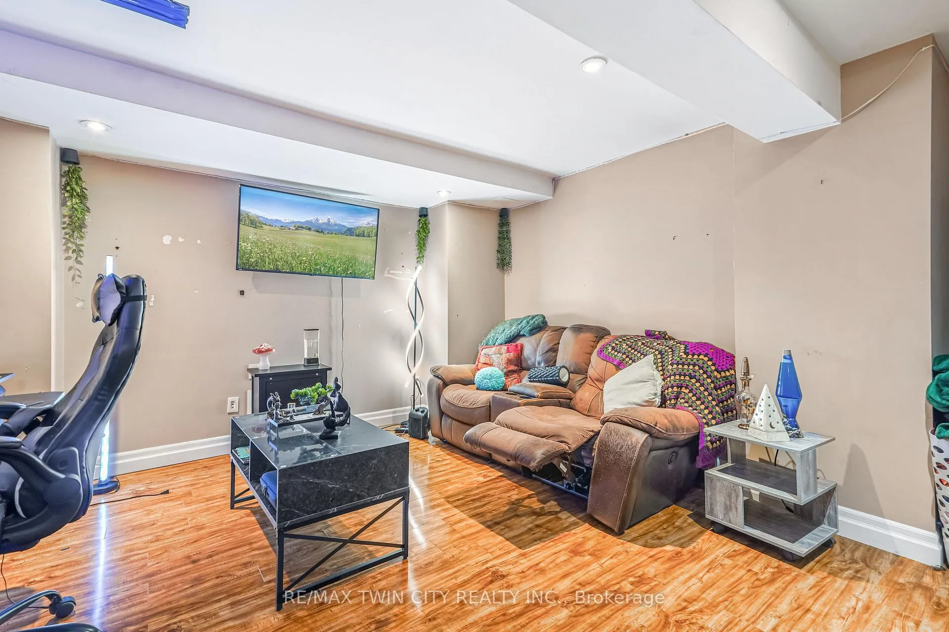 Photo 36 of 199 Blackburn Drive, Brantford, Shellard Lane — HOMEH