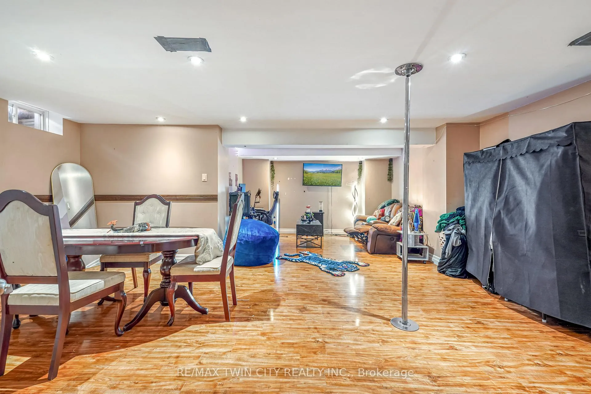 Photo 38 of 199 Blackburn Drive, Brantford, Shellard Lane — HOMEH