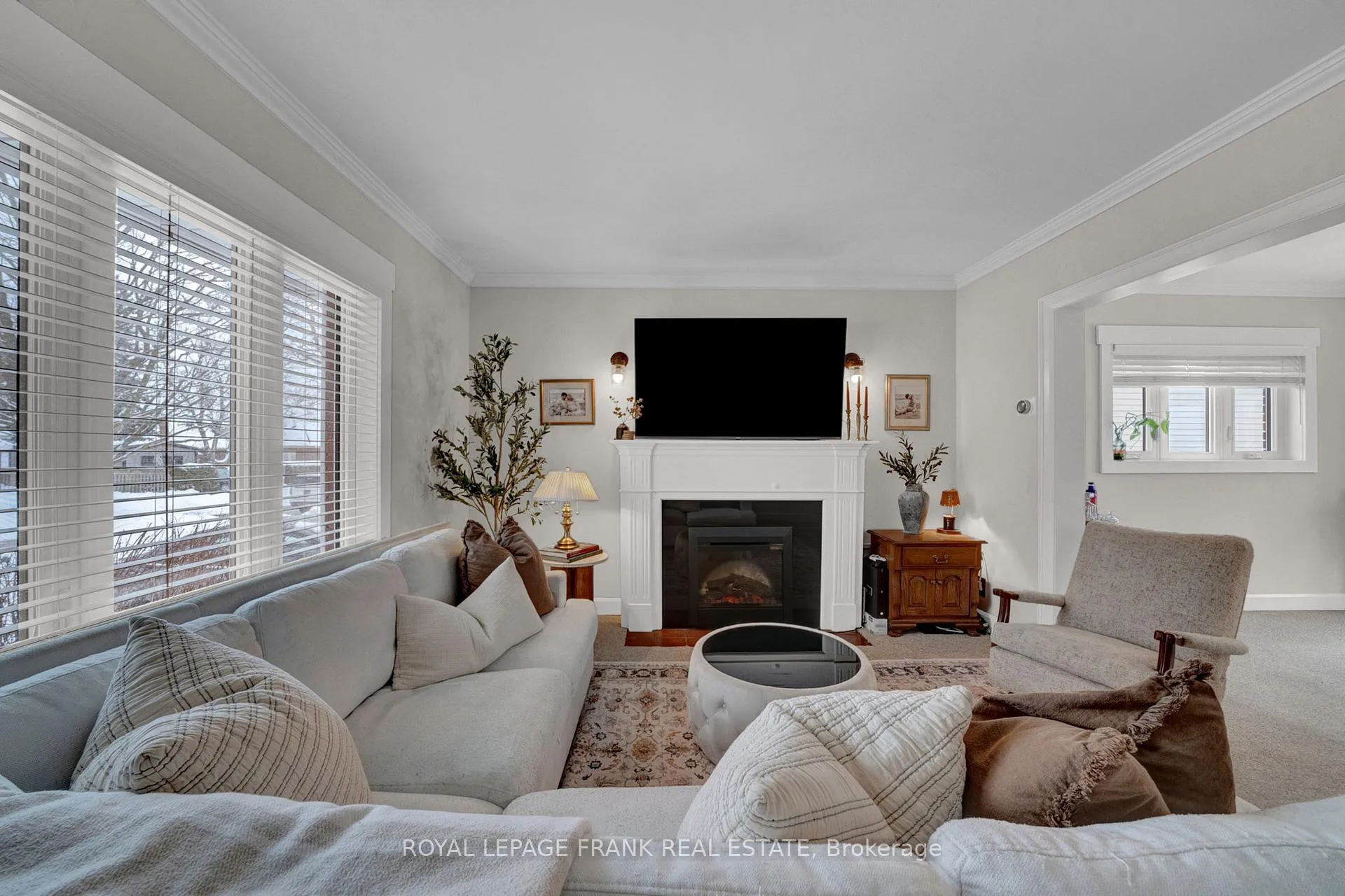Photo 5 of 86 Roxborough Avenue, Oshawa, O'Neill — HOMEH