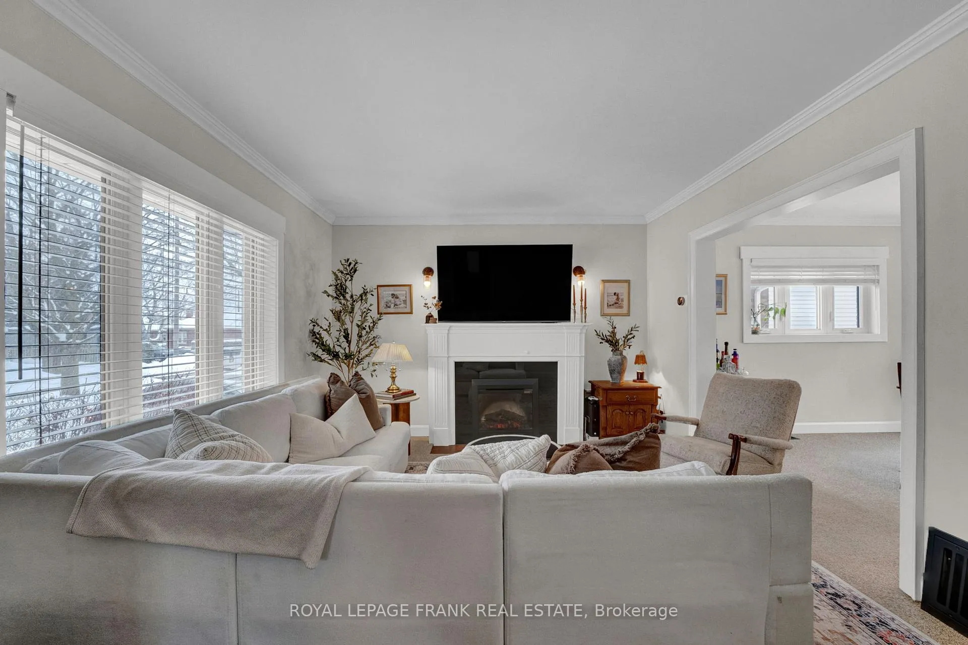 Photo 6 of 86 Roxborough Avenue, Oshawa, O'Neill — HOMEH