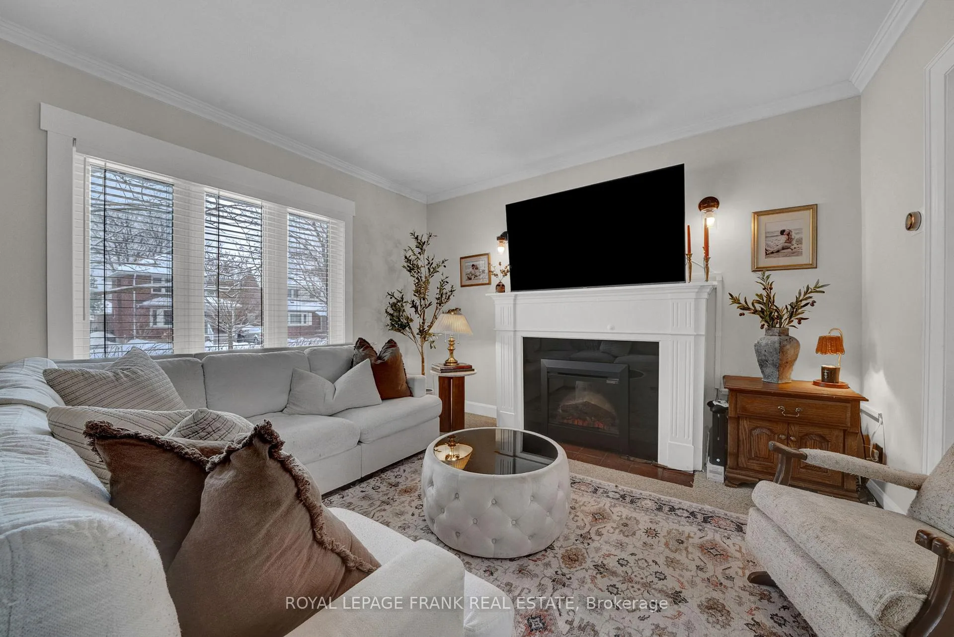 Photo 7 of 86 Roxborough Avenue, Oshawa, O'Neill — HOMEH