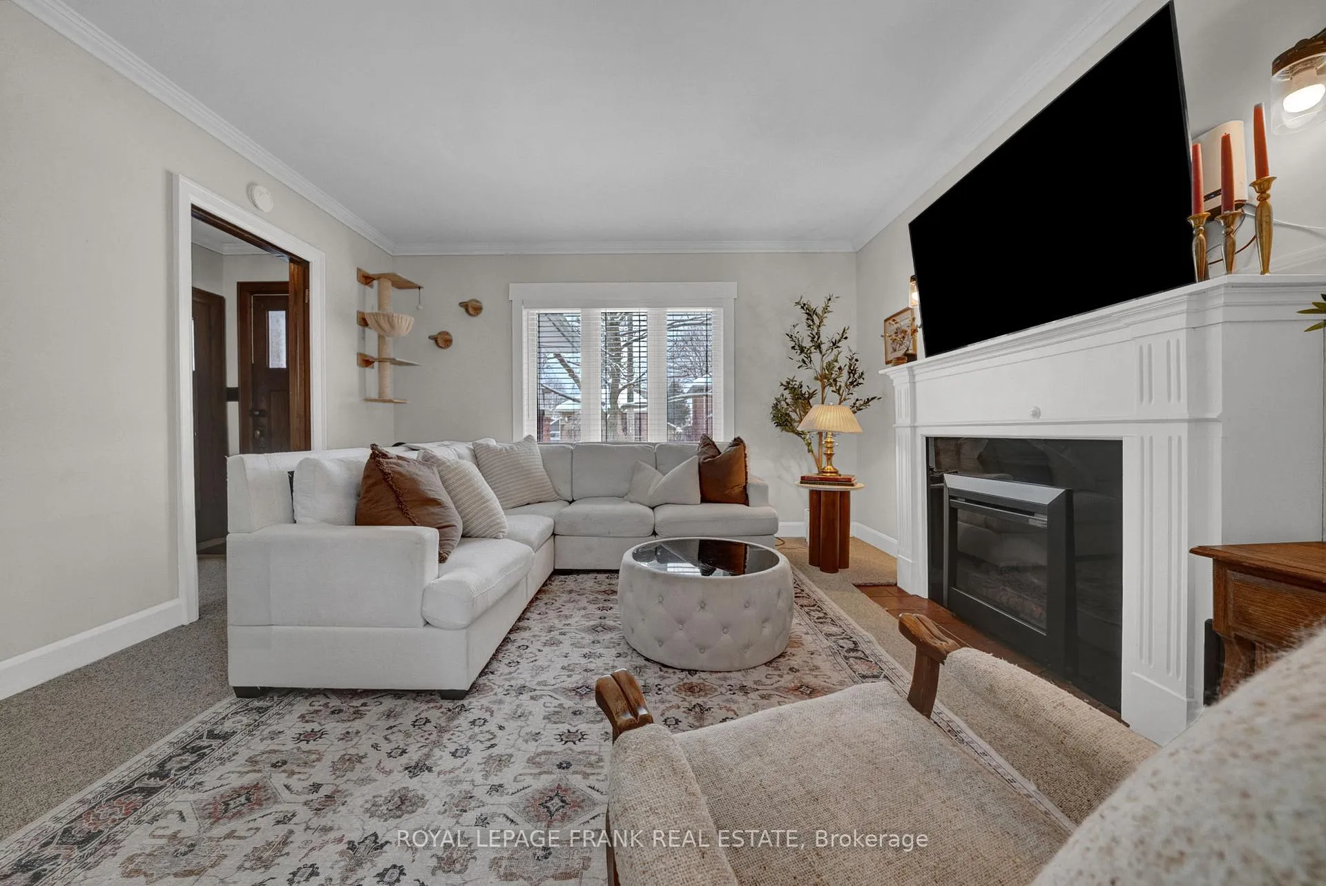 Photo 8 of 86 Roxborough Avenue, Oshawa, O'Neill — HOMEH
