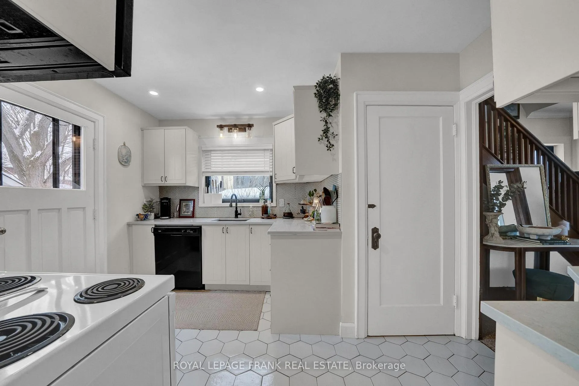 Photo 13 of 86 Roxborough Avenue, Oshawa, O'Neill — HOMEH