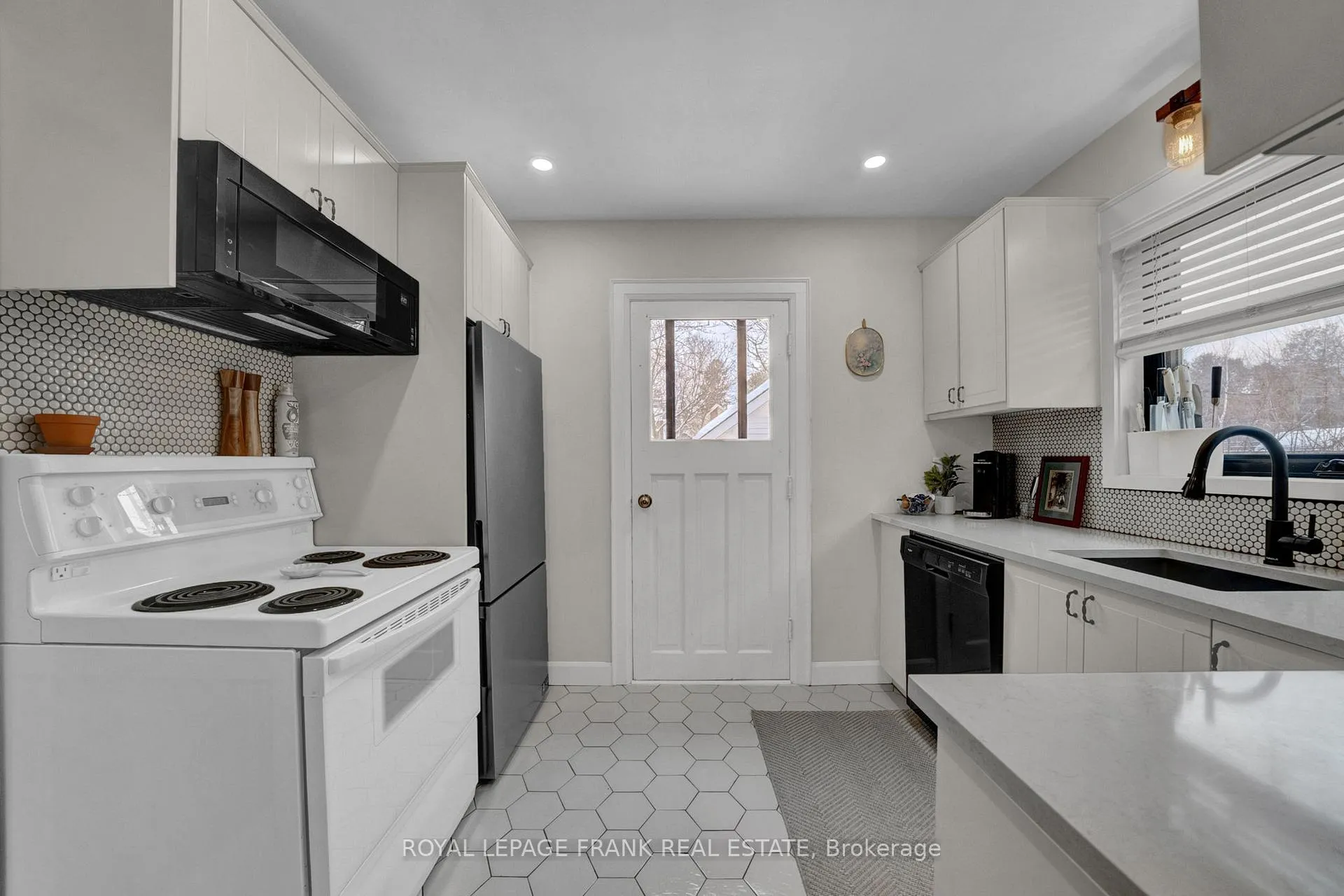 Photo 15 of 86 Roxborough Avenue, Oshawa, O'Neill — HOMEH