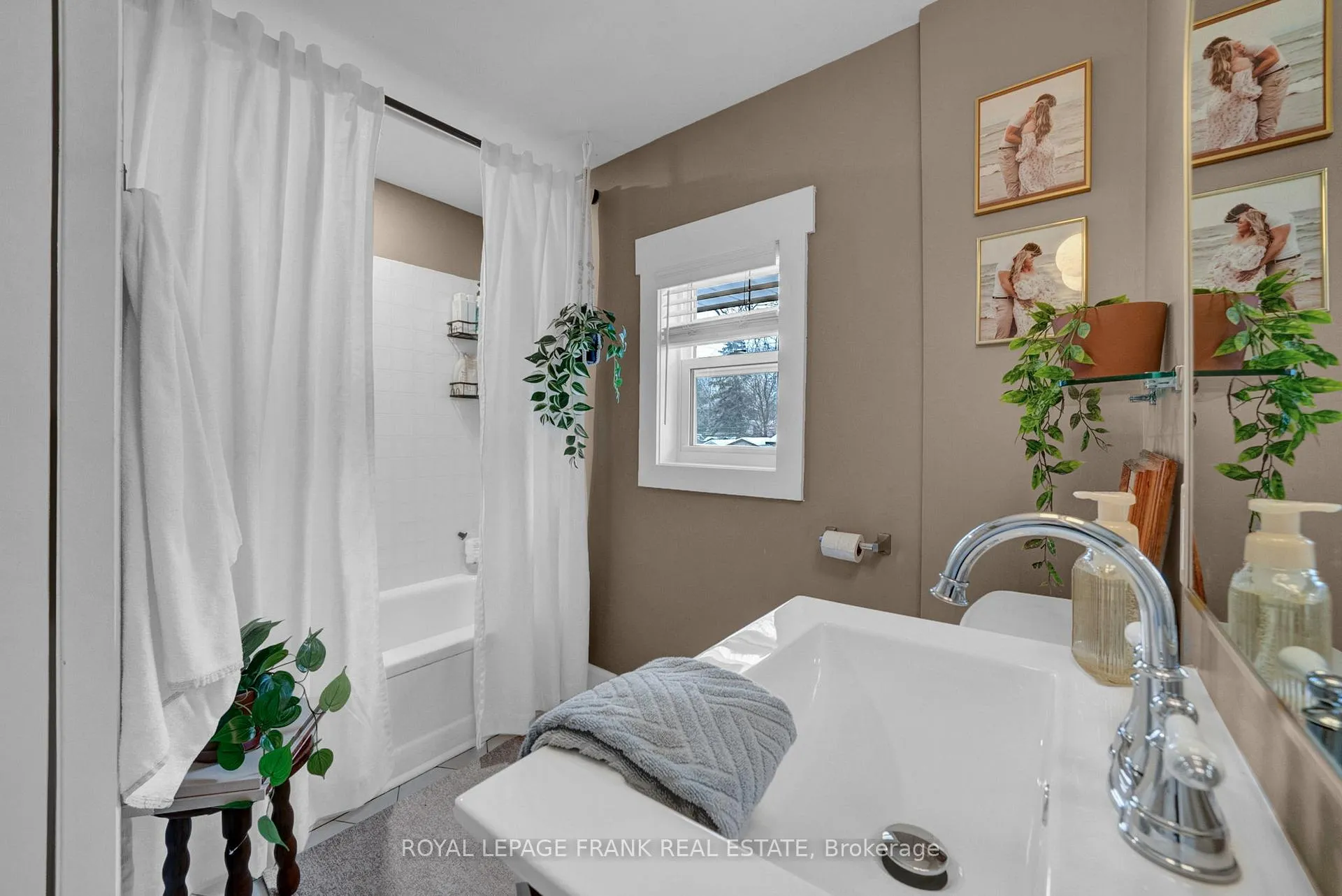 Photo 23 of 86 Roxborough Avenue, Oshawa, O'Neill — HOMEH
